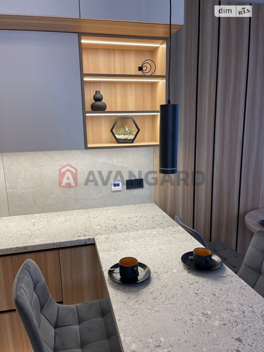 1 ����. ��������, 58/18/19 ��. �., 13/17 ���� ���� 25