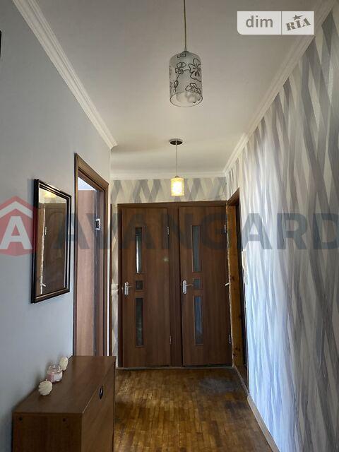 3 ����. ��������, 68/48/7,5 ��. �., 9/9 ���� ���� 13