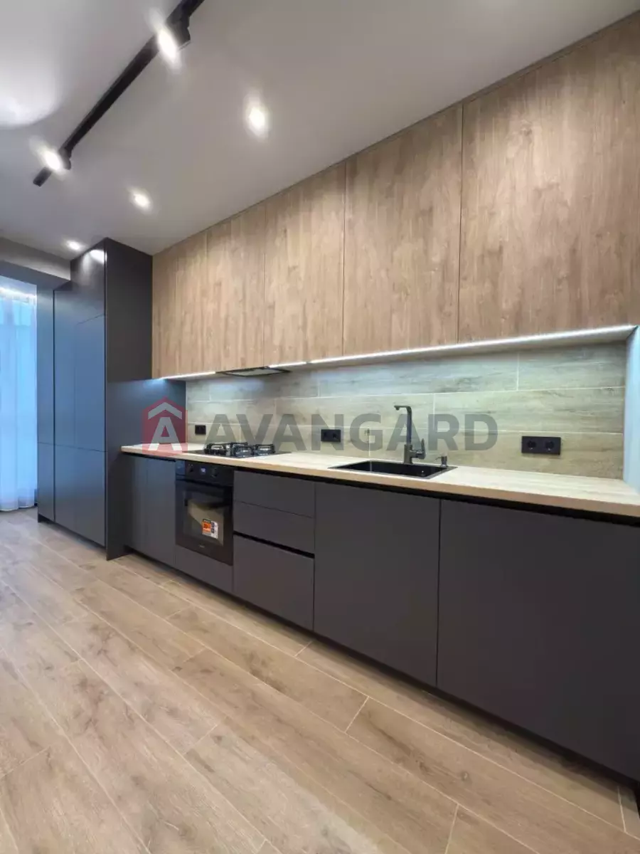 1 ��. ��������, 45/18/15 ��. �., 8/10 ������ ���� 2