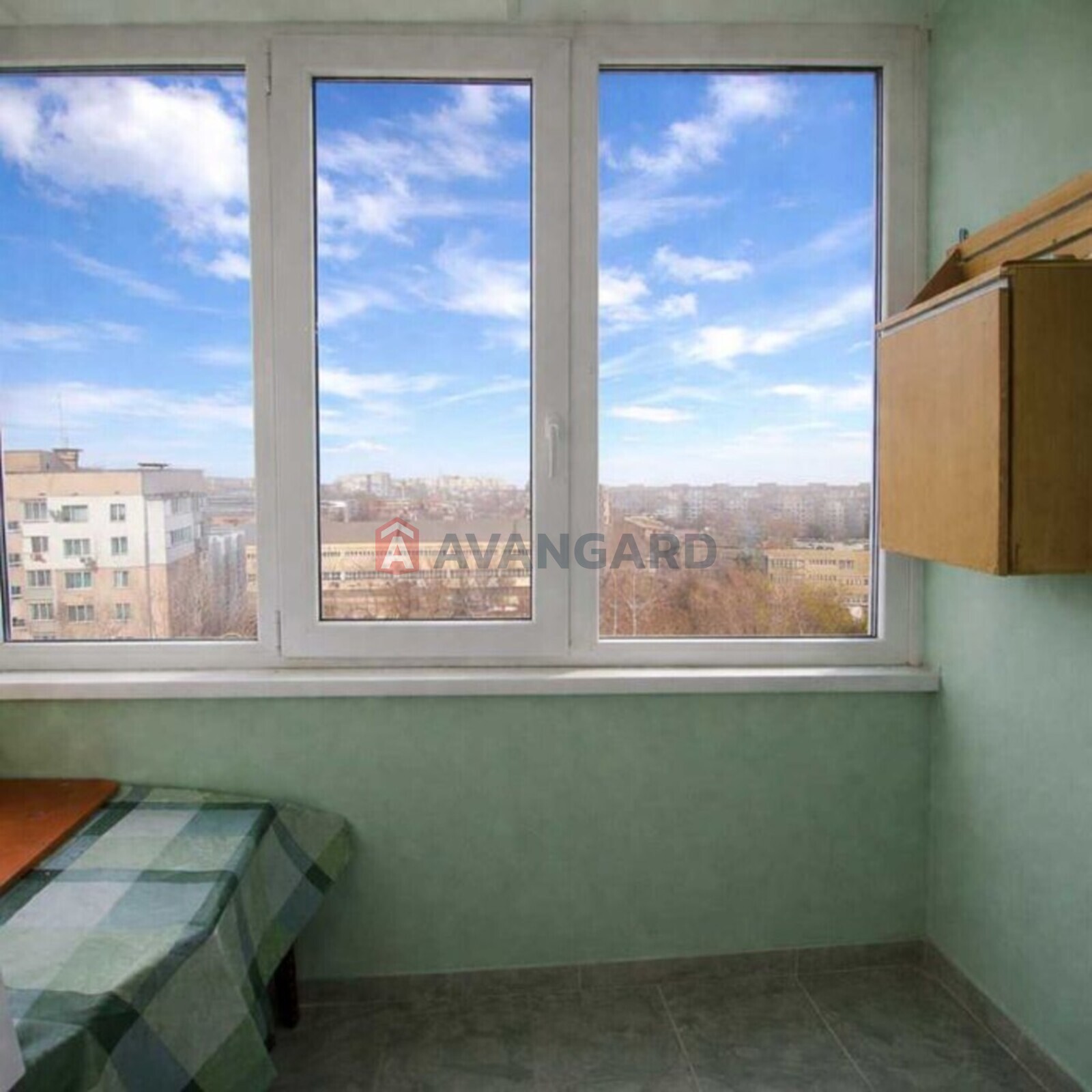 3 ����. ��������, 67/-/7 ��. �., 9/9 ���� ���� 9