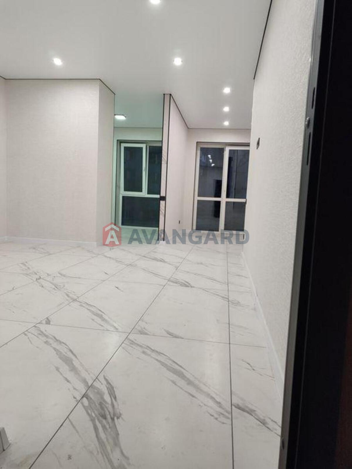 1 ��. ��������, 42/-/10 ��. �., 4/4 ������ ���� 2