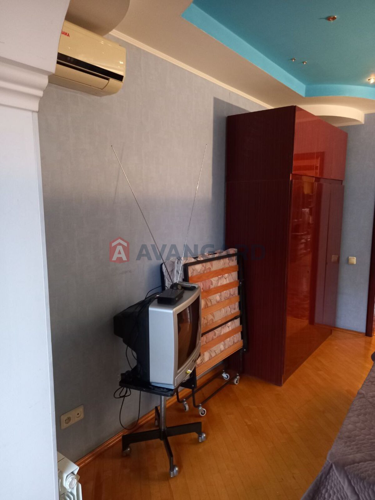 2 ��. ��������, 57/32/9 ��. �., 3/4 ������ ���� 3