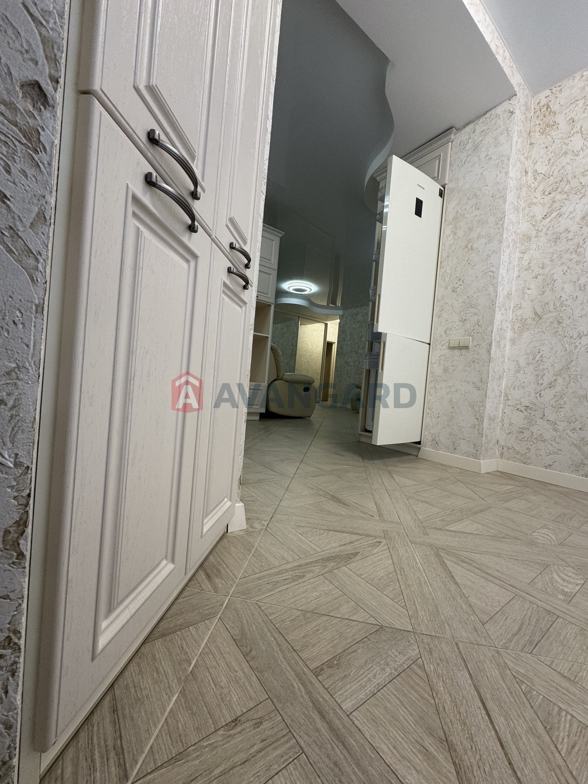 2 ����. ��������, 81/44/35 ��. �., 4/10 ���� ���� 9