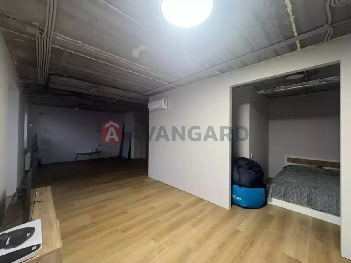 3 ��. ��������, 67/-/- ��. �., 8/10 ������ ���� 4