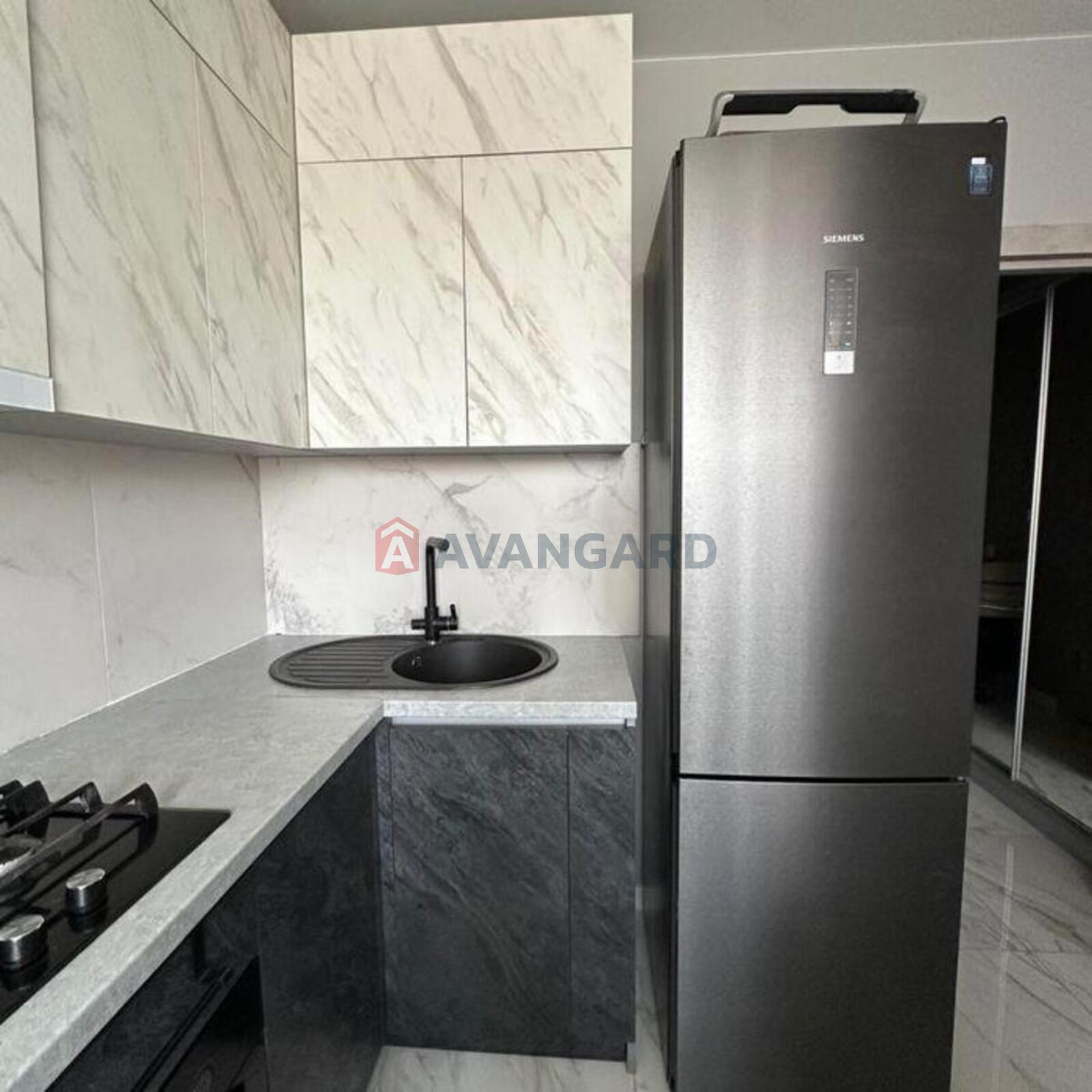 1 ��. ��������, 40/-/11 ��. �., 3/10 ������ ���� 13