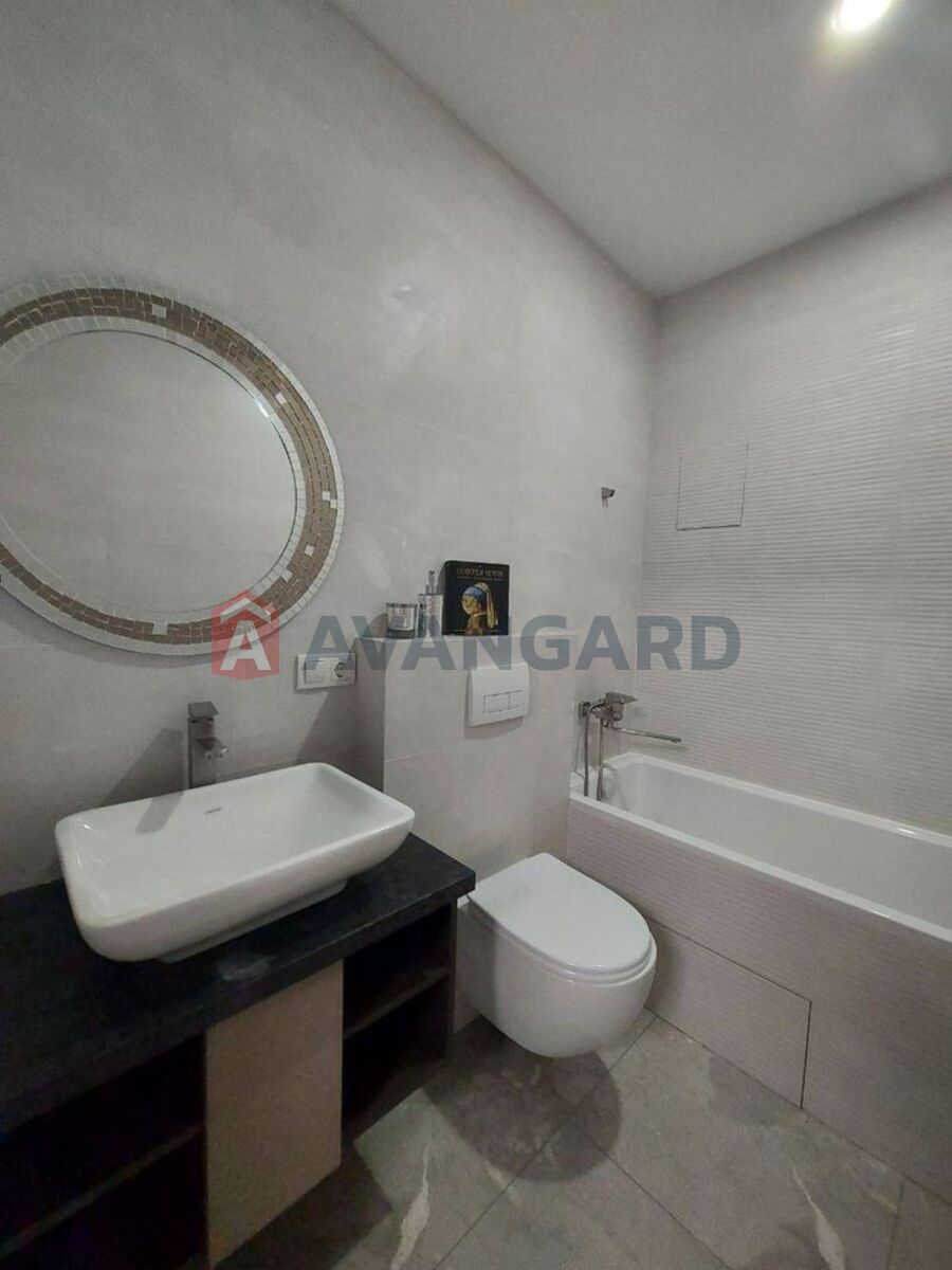 3 ����. ��������, 83/47/12 ��. �., 7/9 ���� ���� 7