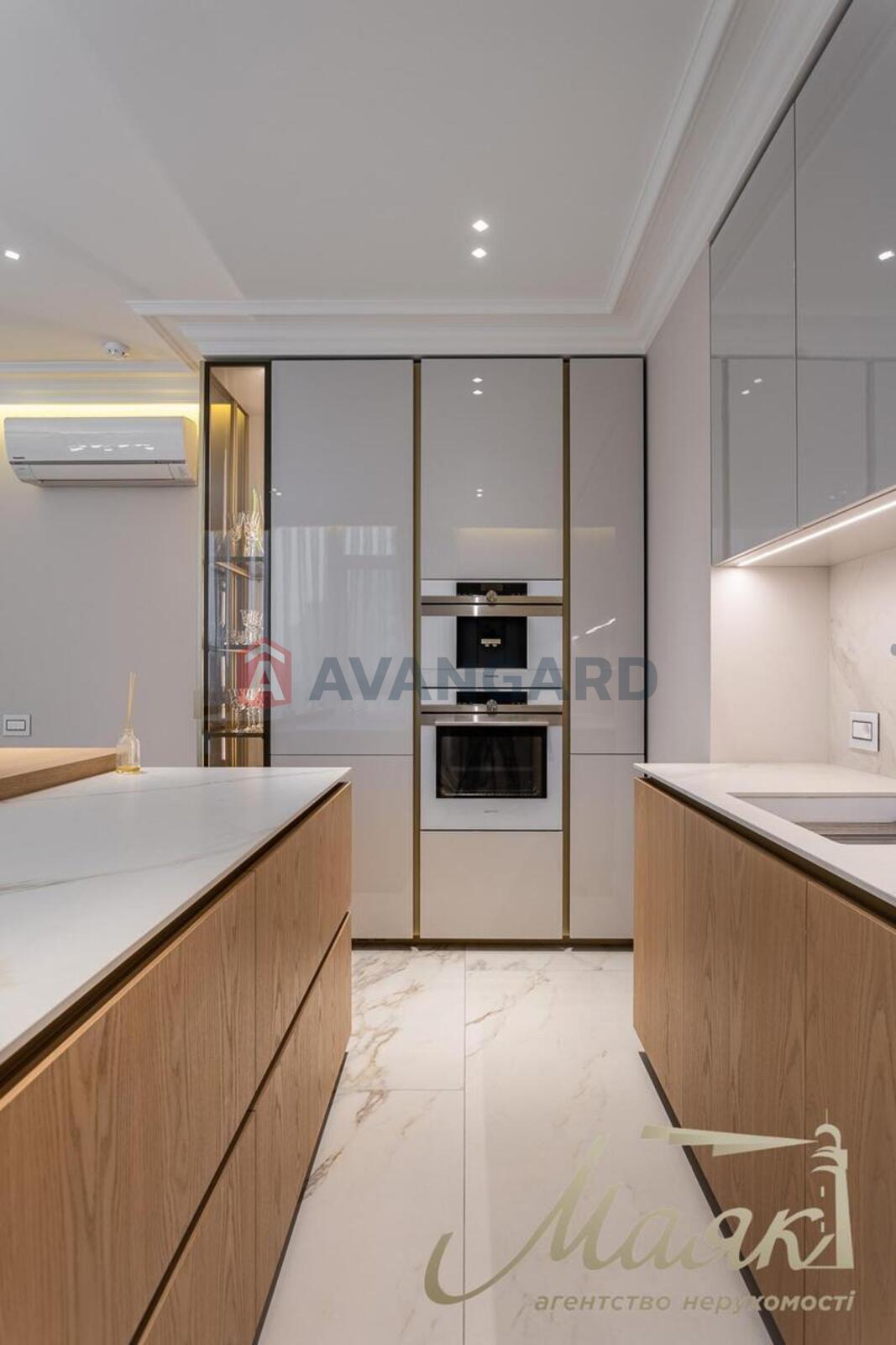 3 ��. ��������, 122/60/40 ��. �., 12/24 ������ ���� 12