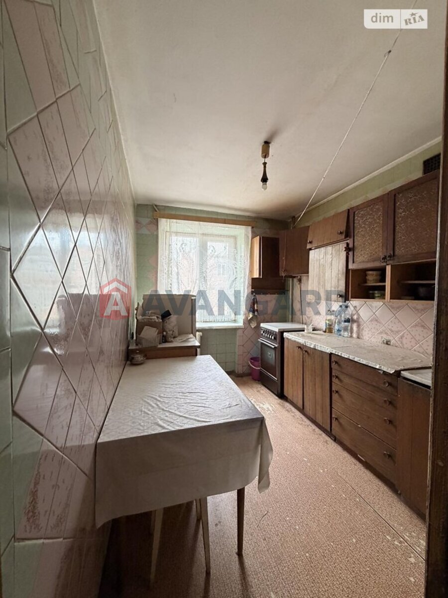 3 ��. ��������, 64/36/8 ��. �., 4/9 ������ ���� 1