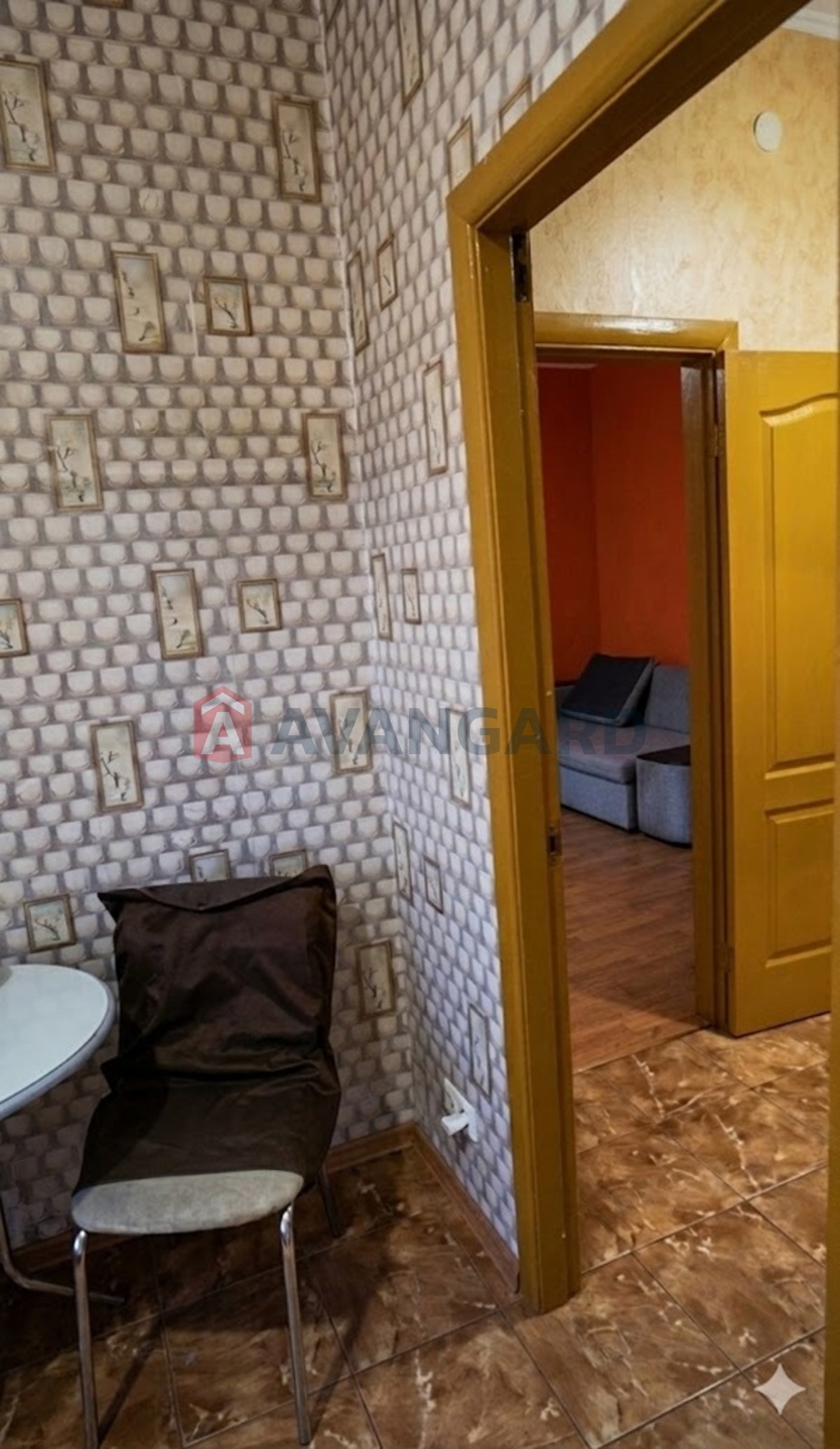 1 ��. ��������, 37/-/8 ��. �., 5/5 ������ ���� 6