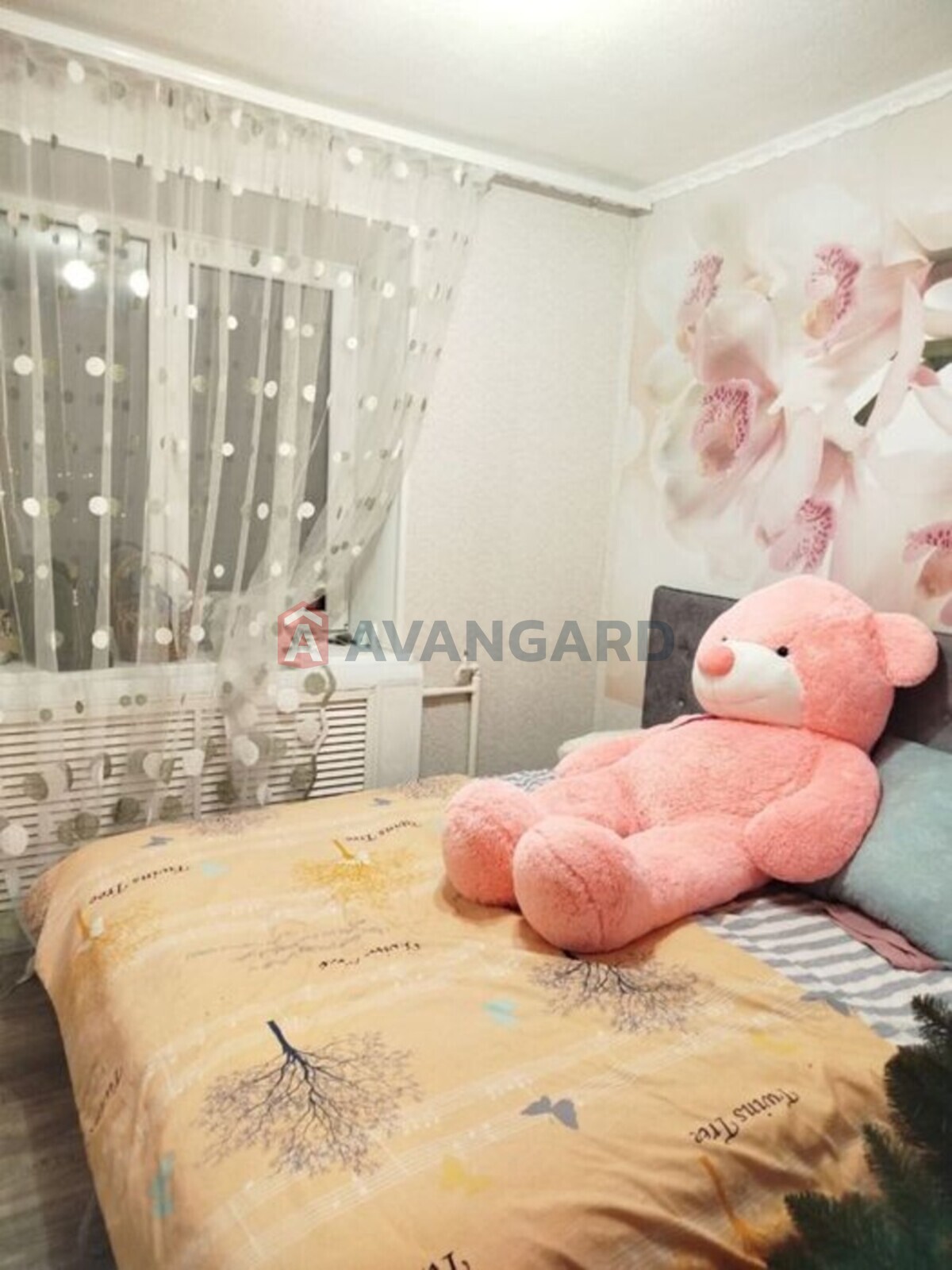 4 ����. ��������, 82/-/7 ��. �., 9/9 ���� ���� 9