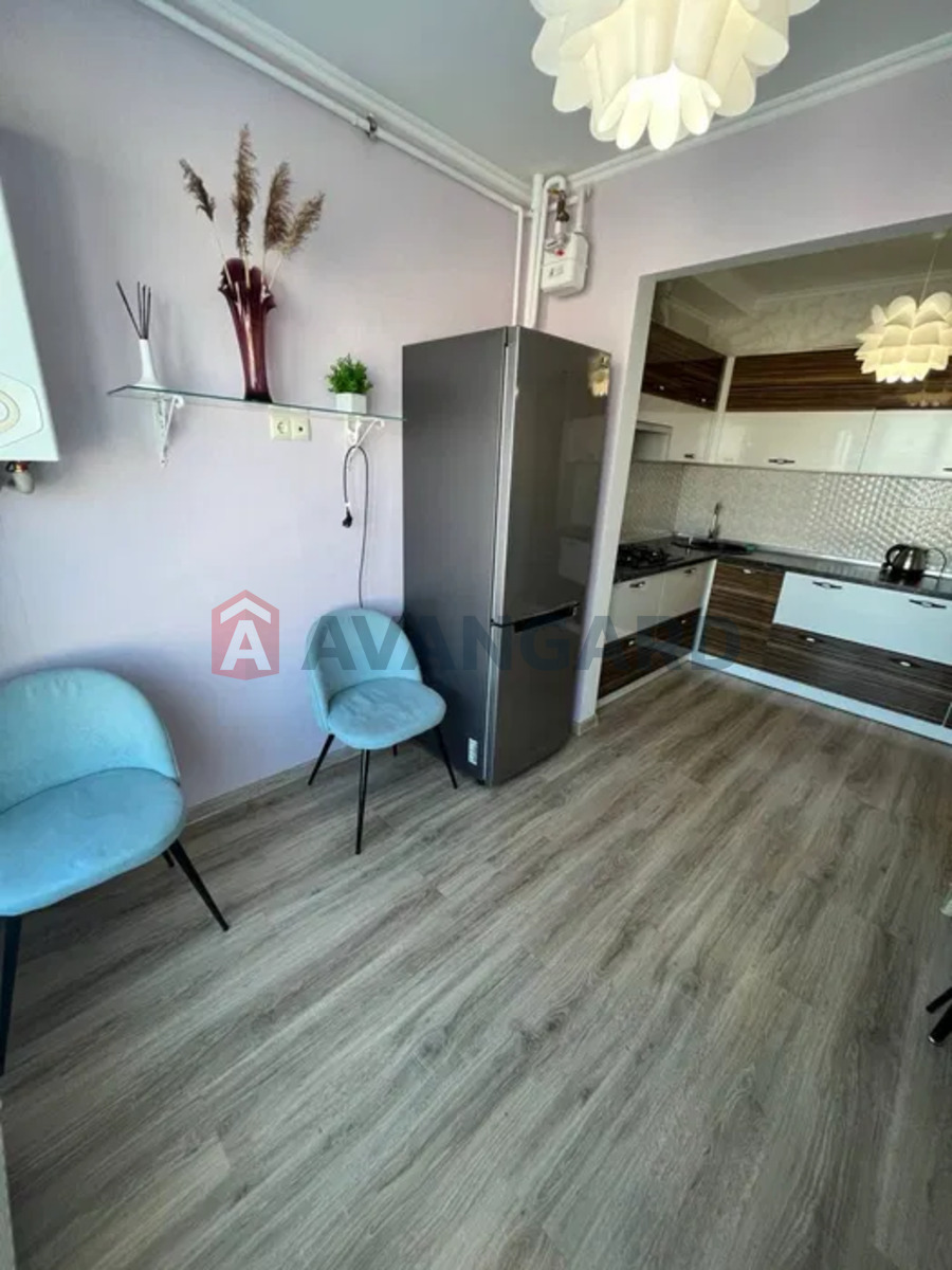 1 ��. ��������, 38/-/11 ��. �., 9/10 ������ ���� 9