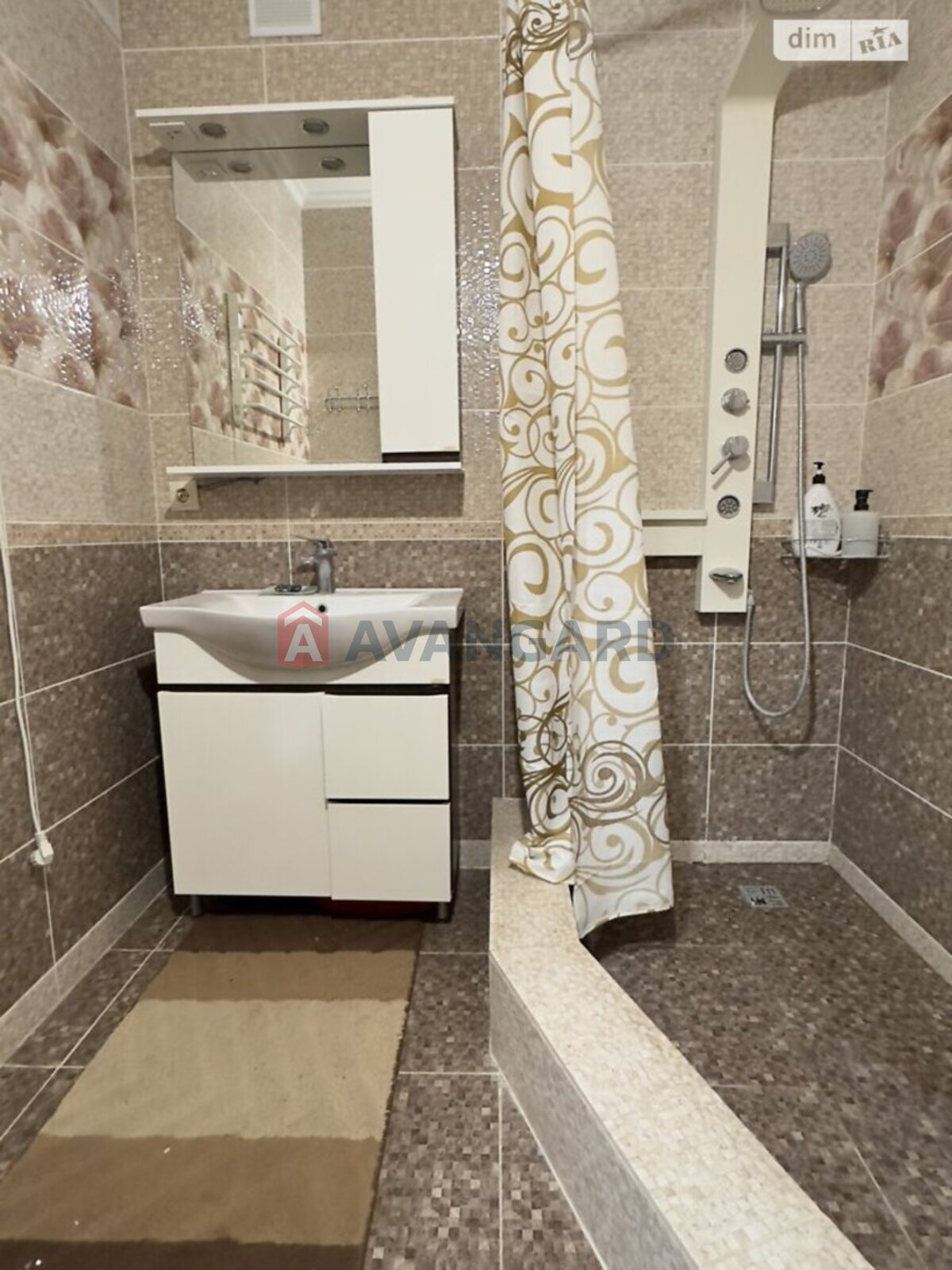 4 ��. ��������, 147/70/14 ��. �., 9/9 ������ ���� 12