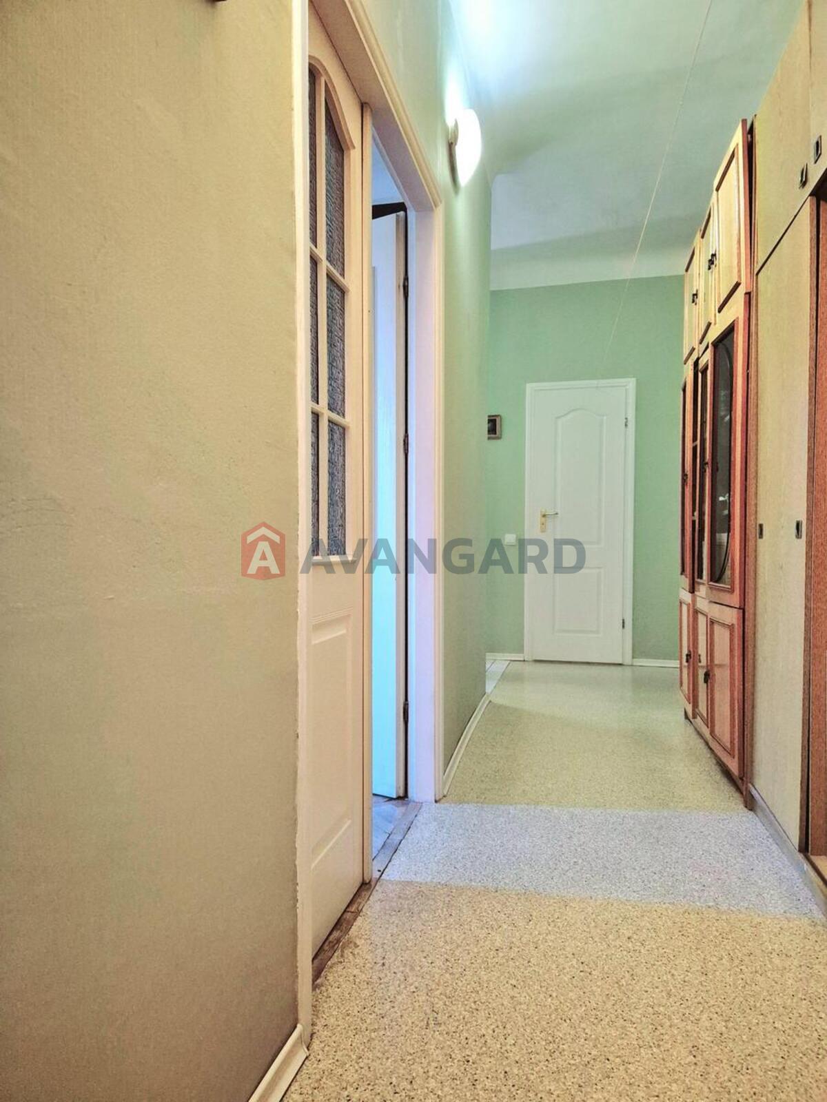 3 ��. ��������, 70/-/9 ��. �., 2/5 ������ ���� 6