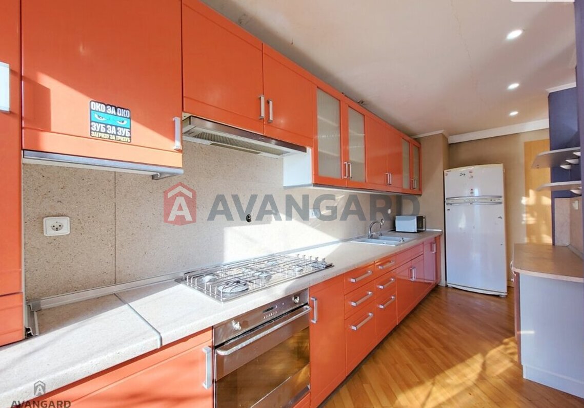 3 ��. ��������, 114/45/35 ��. �., 2/9 ������ ���� 8