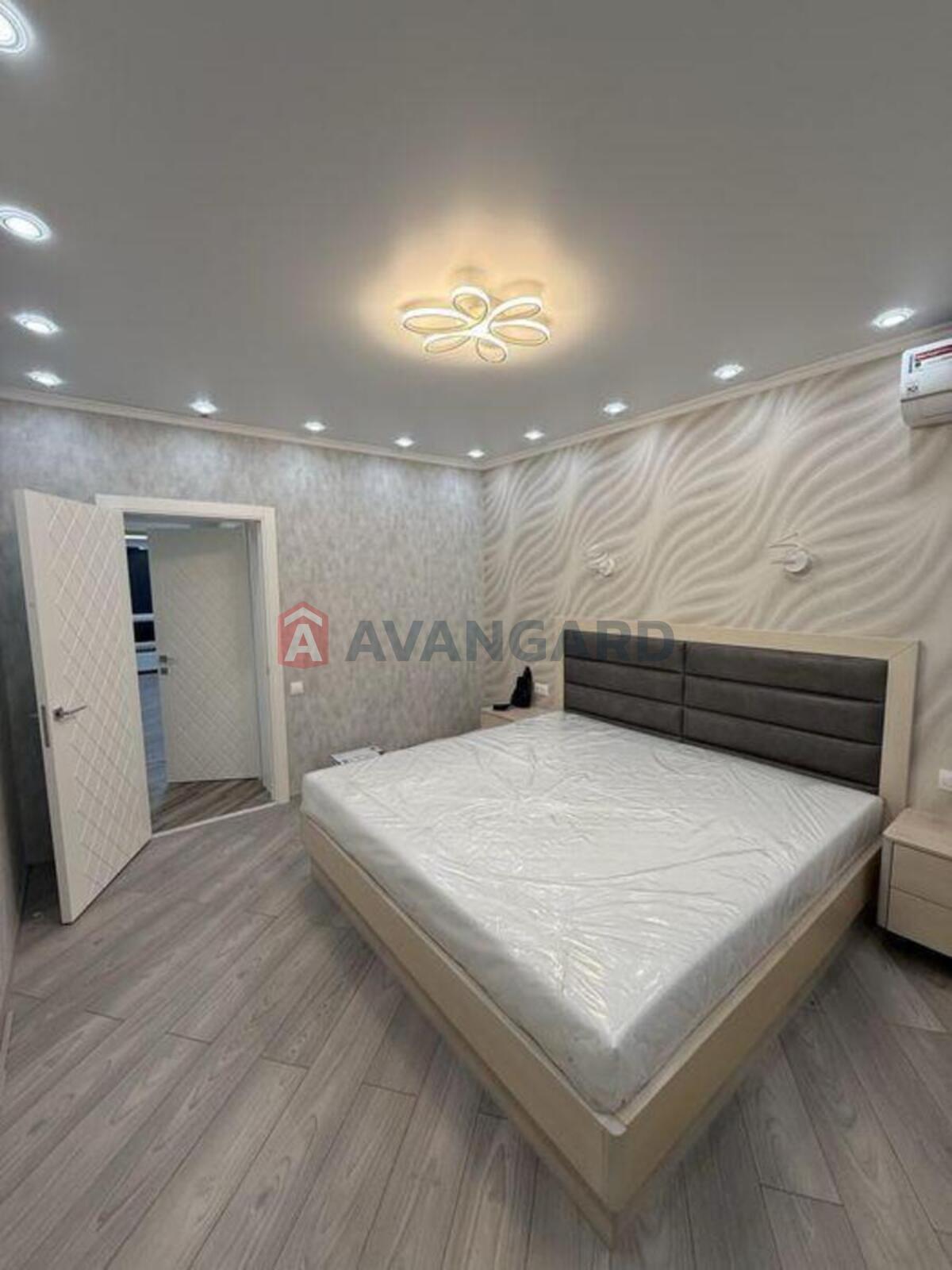 2 ��. ��������, 68/-/18 ��. �., 4/8 ������ ���� 4