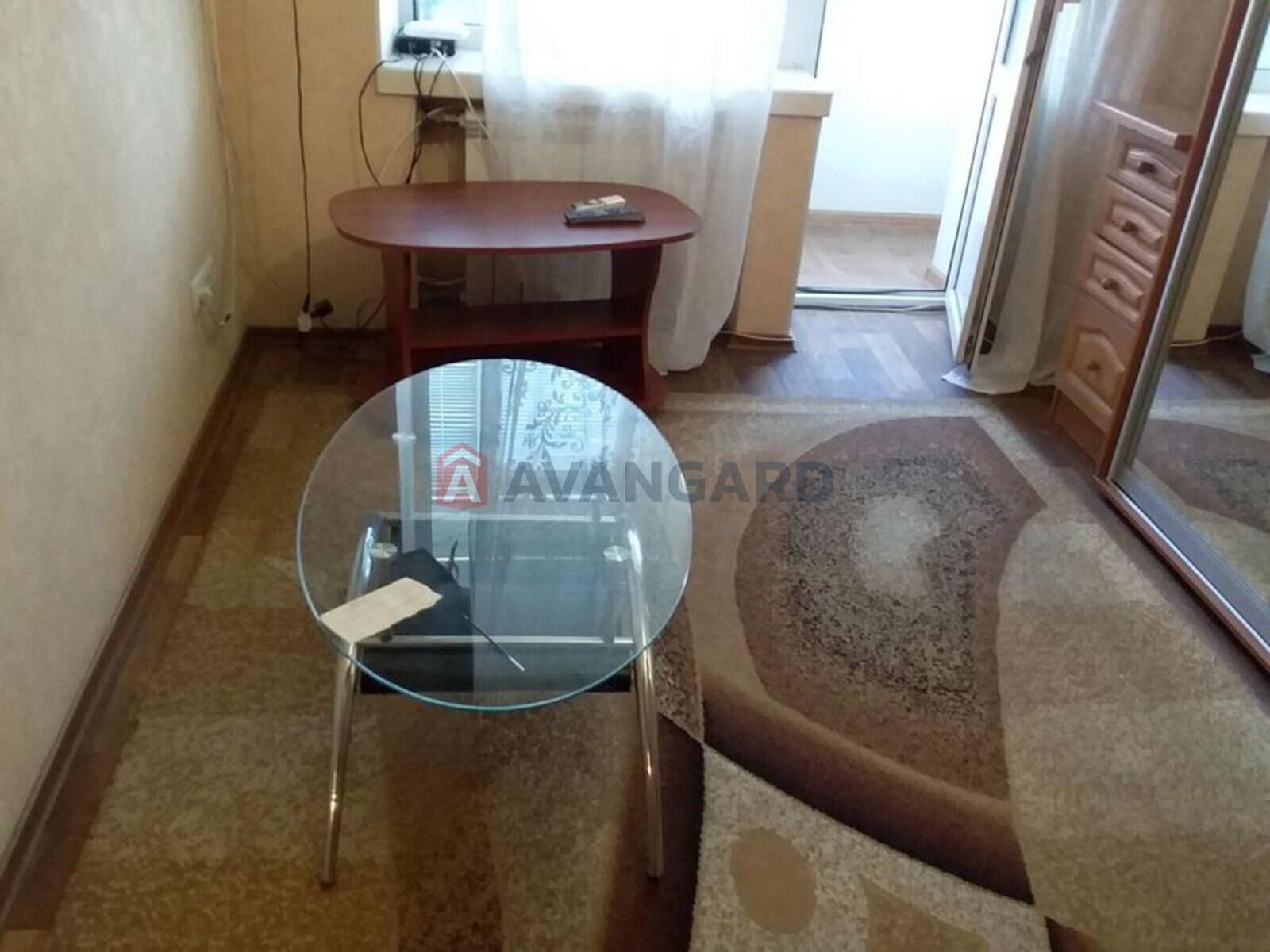 1 ��. ��������, 28/-/6 ��. �., 4/5 ������ ���� 3