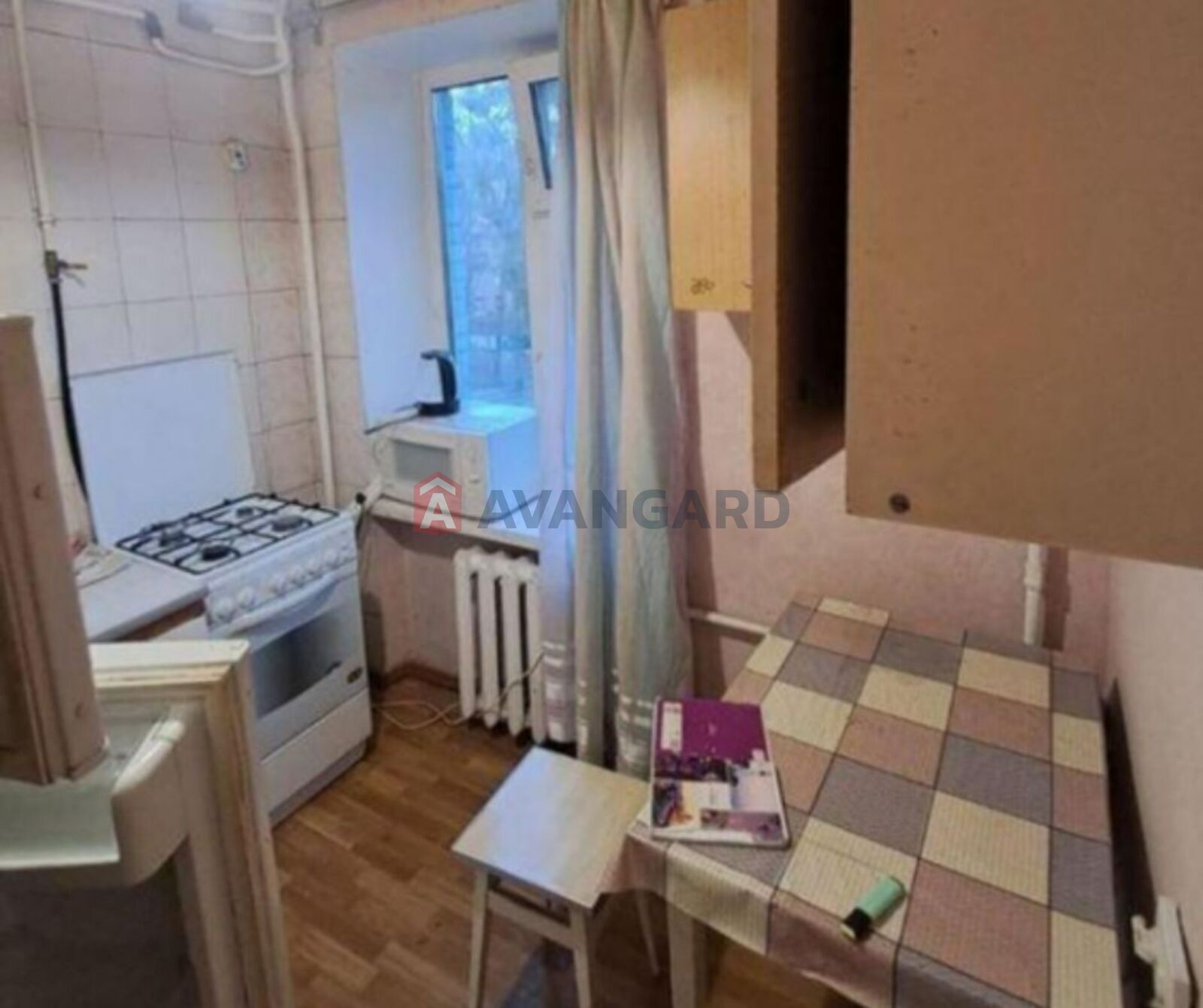 1 ��. ��������, 32,18/17,4/6,10 ��. �., 2/5 ������ ���� 3