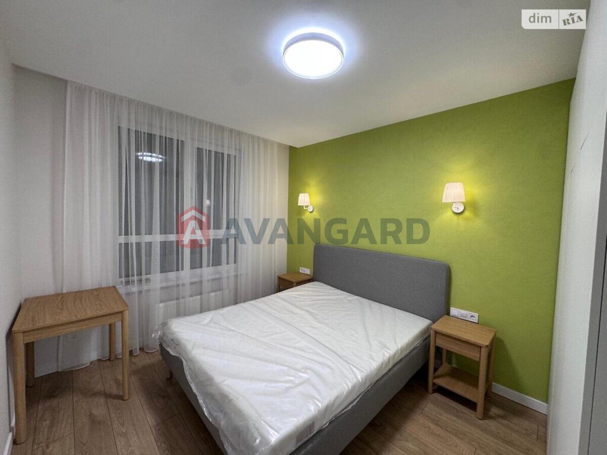 2 ��. ��������, 56/-/25 ��. �., 9/10 ������ ���� 6