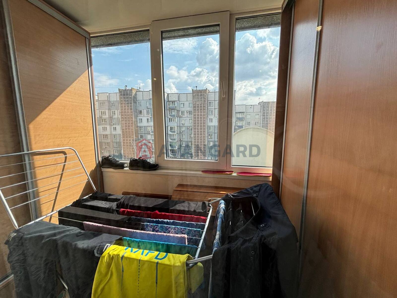 3 ��. ��������, 65/-/- ��. �., 8/10 ������ ���� 14