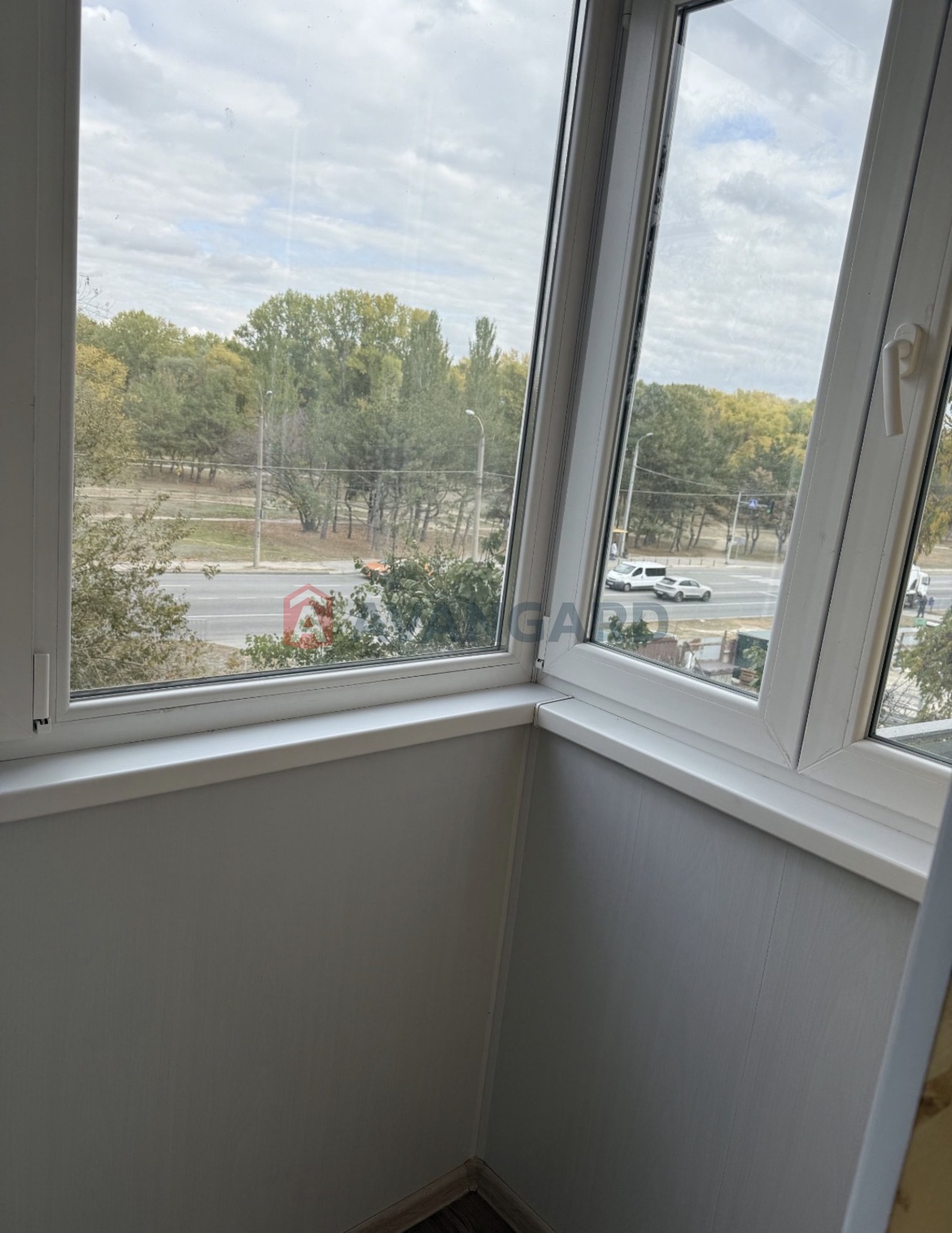 1 ��. ��������, 38,8 /-/10 ��. �., 3/9 ������ ���� 16