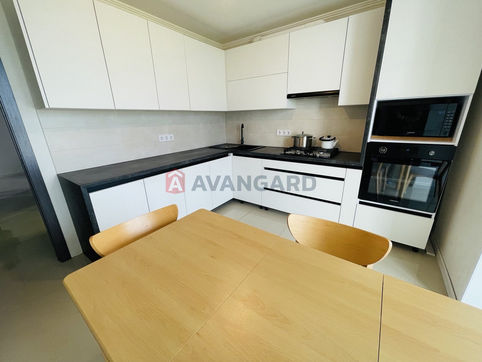 3 ��. ��������, 92/-/10 ��. �., 7/10 ������ ���� 5