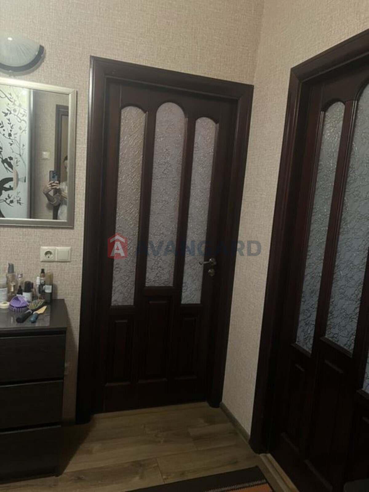 3 ��. ��������, 60/-/7 ��. �., 4/5 ������ ���� 4