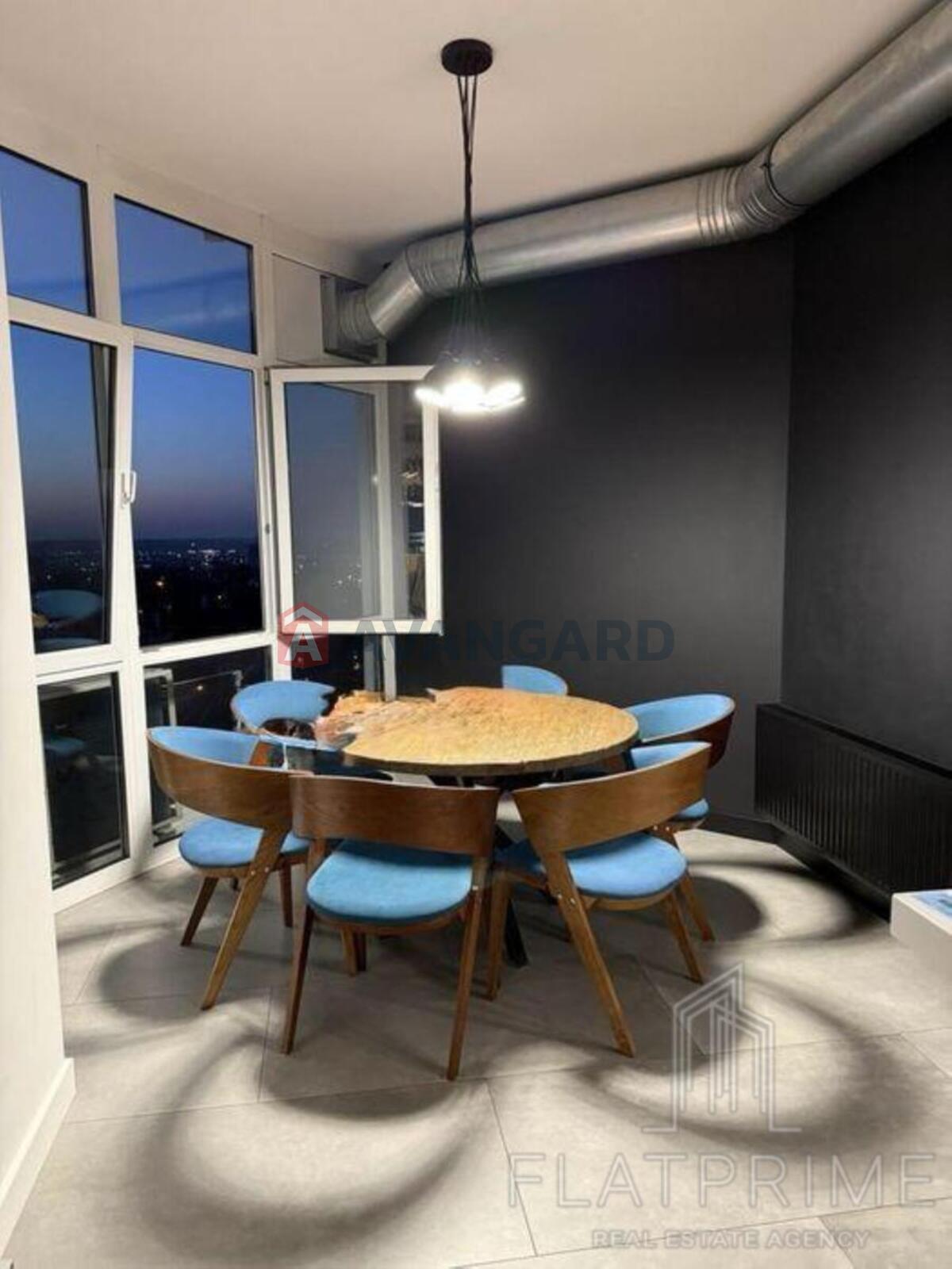 4 ��. ��������, 200/150/27 ��. �., 22/23 ������ ���� 6