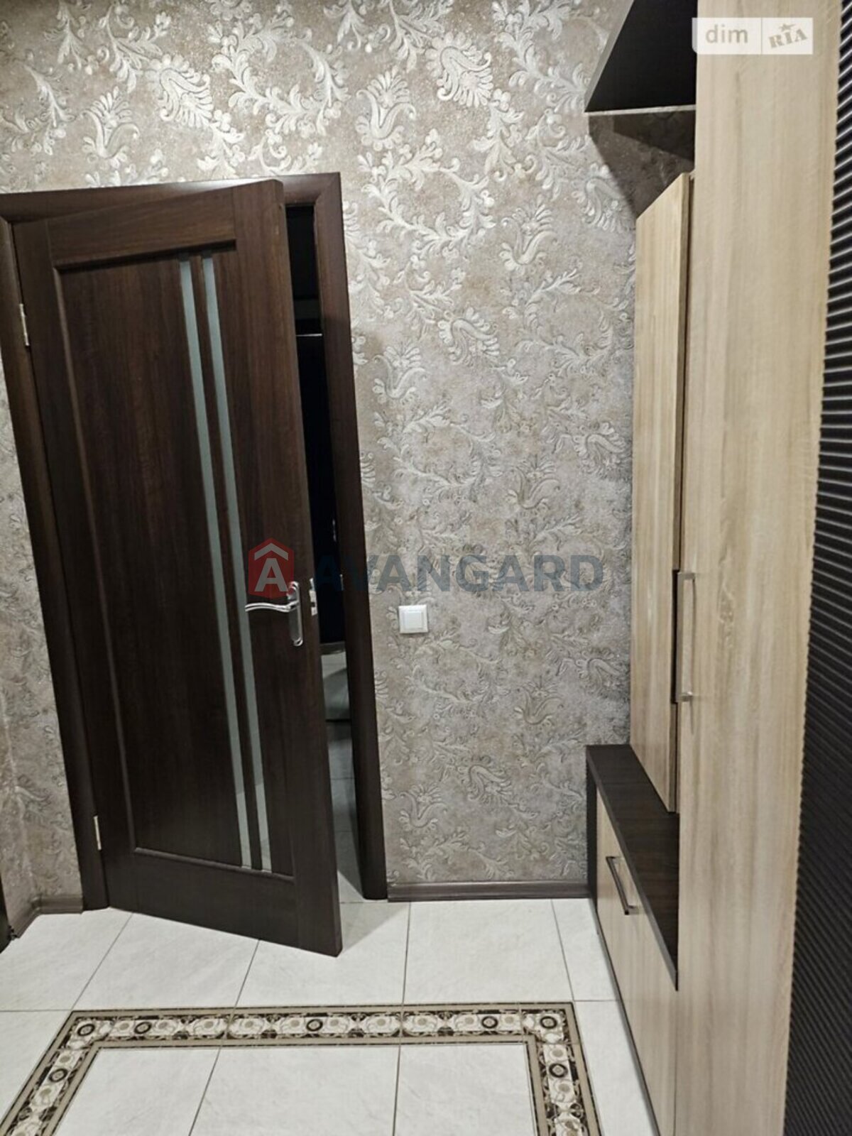 1 ��. ��������, 59/25/20 ��. �., 5/12 ������ ���� 23