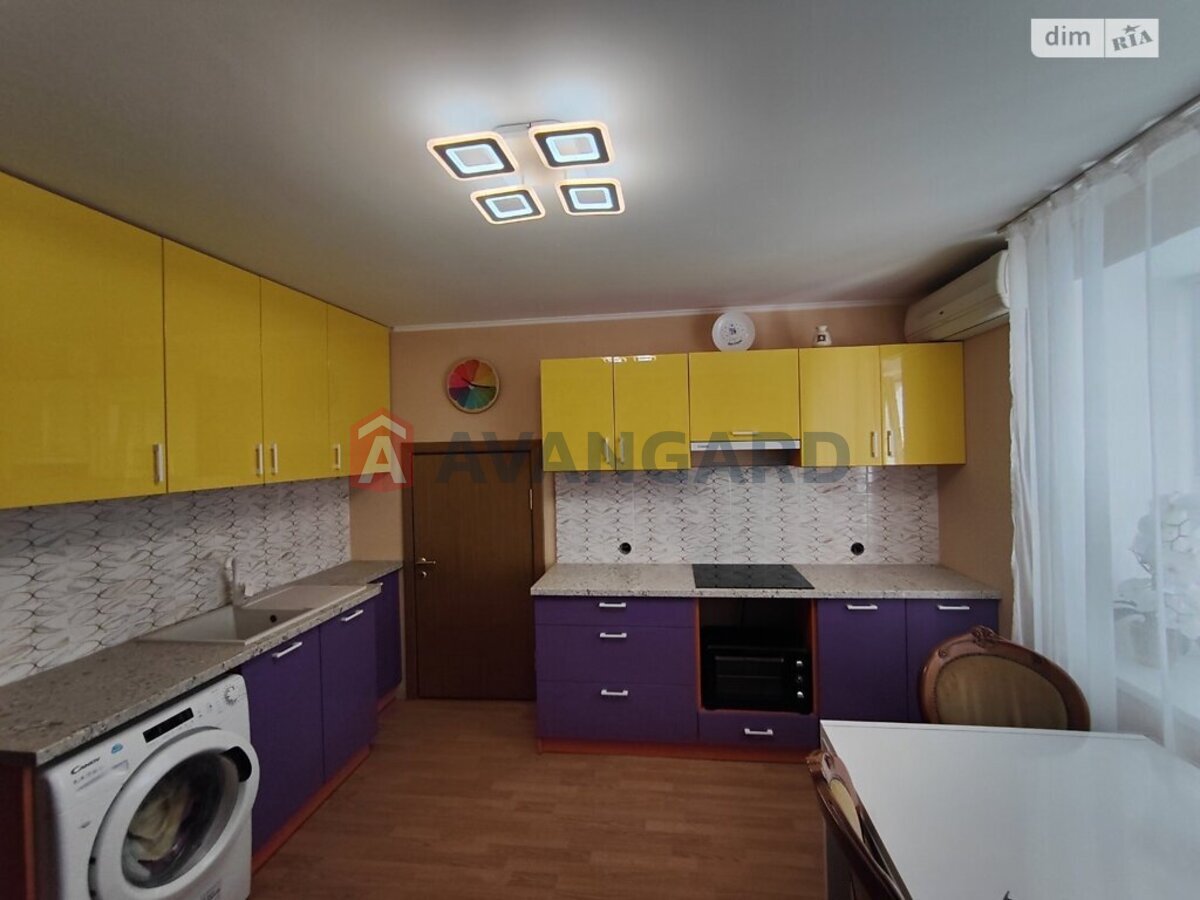 3 ��. ��������, 120/67/14 ��. �., 7/7 ������ ���� 2