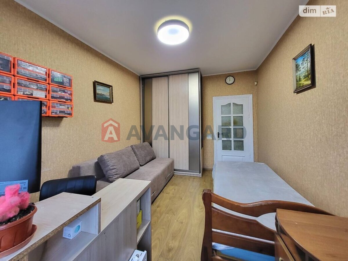 2 ��. ��������, 46/29/6 ��. �., 1/5 ������ ���� 4