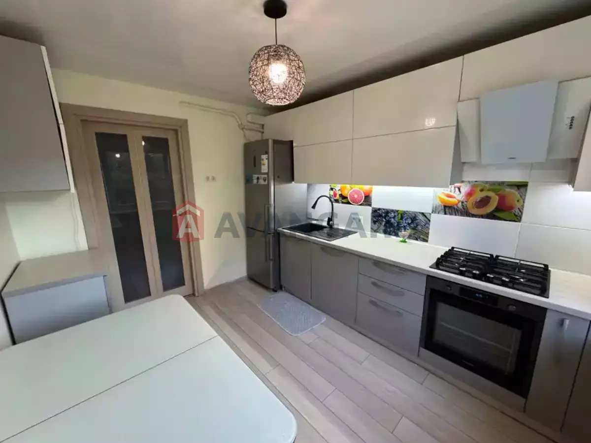 3 ��. ��������, 70/46/9 ��. �., 1/9 ������ ���� 10