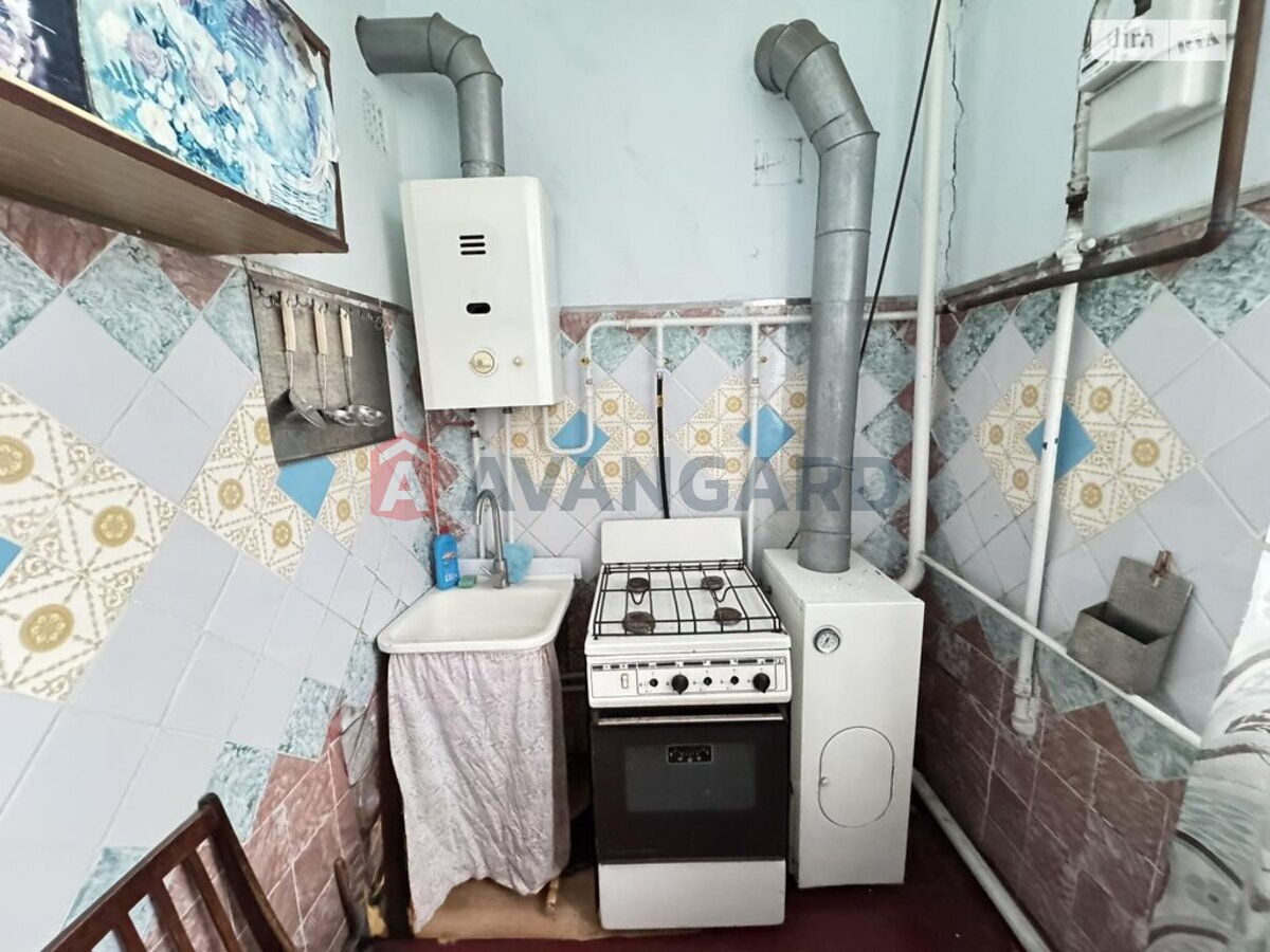 3 ����. ��������, 61/38/6 ��. �., 2/2 ���� ���� 4