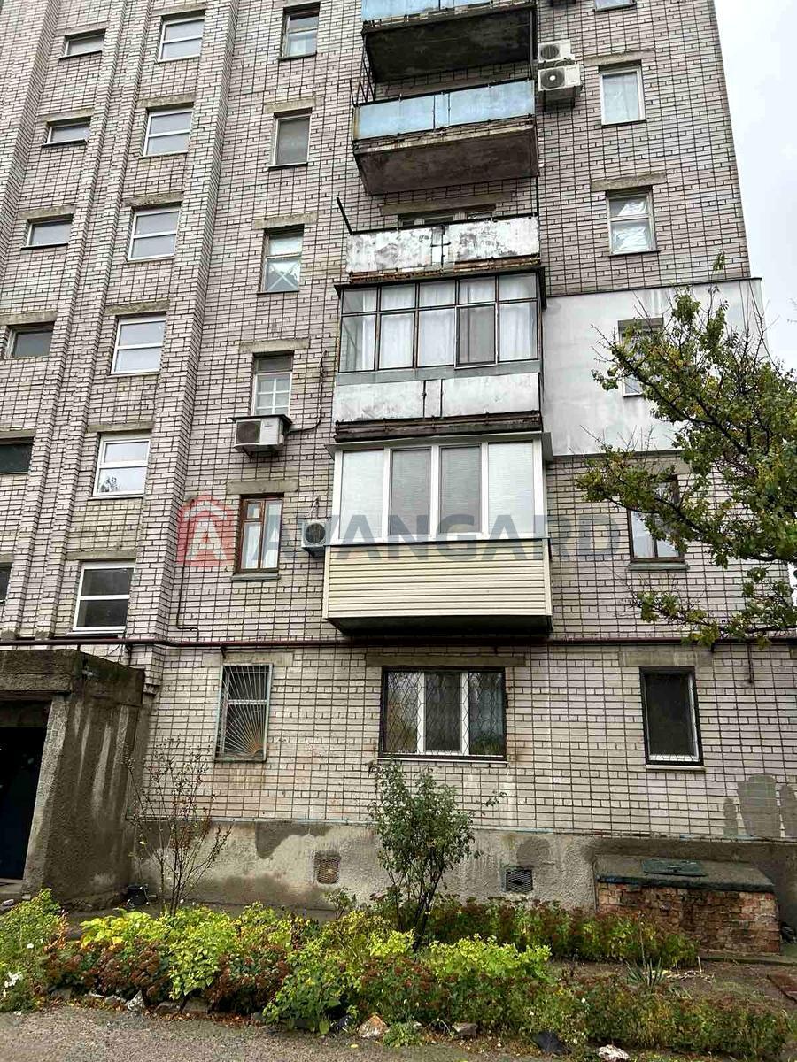 3 ��. ��������, 63,3/ 36.4 / 7.7 ��. �., 9/10 ������ ���� 16