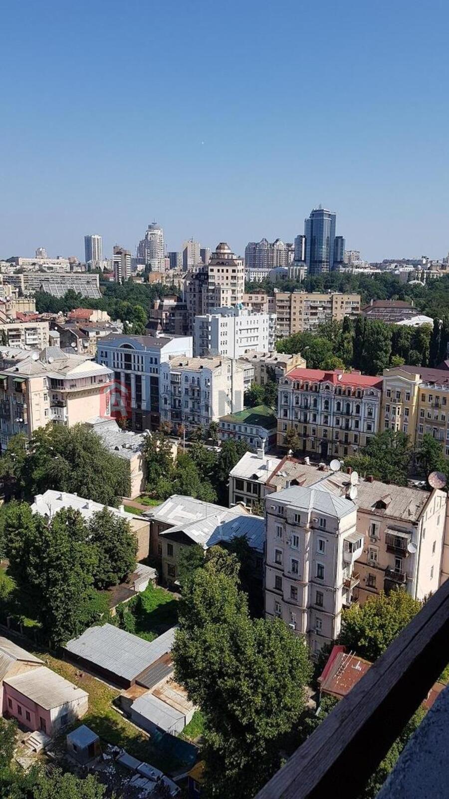 2 ����. ��������, 89/67/18 ��. �., 17/24 ���� ���� 2