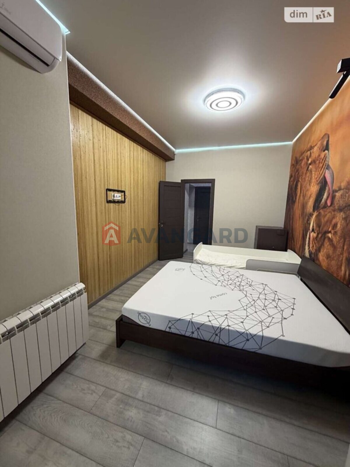 3 ��. ��������, 70/70/- ��. �., 2/5 ������ ���� 26