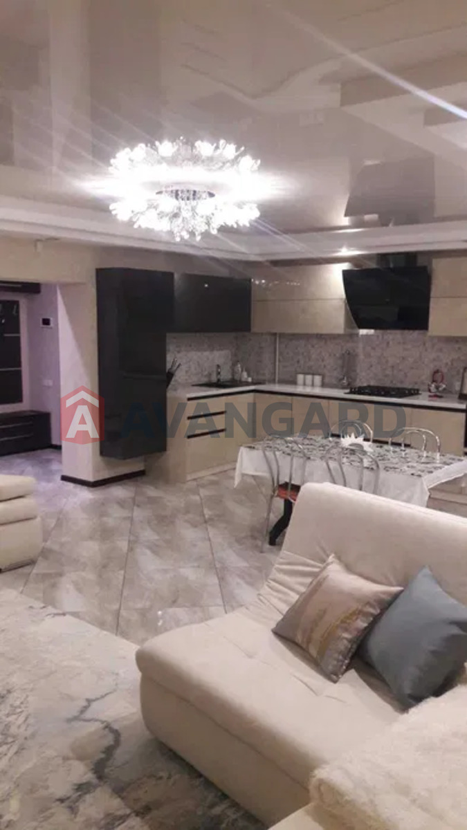 4 ��. ��������, 108/-/37 ��. �., 6/8 ������ ���� 5