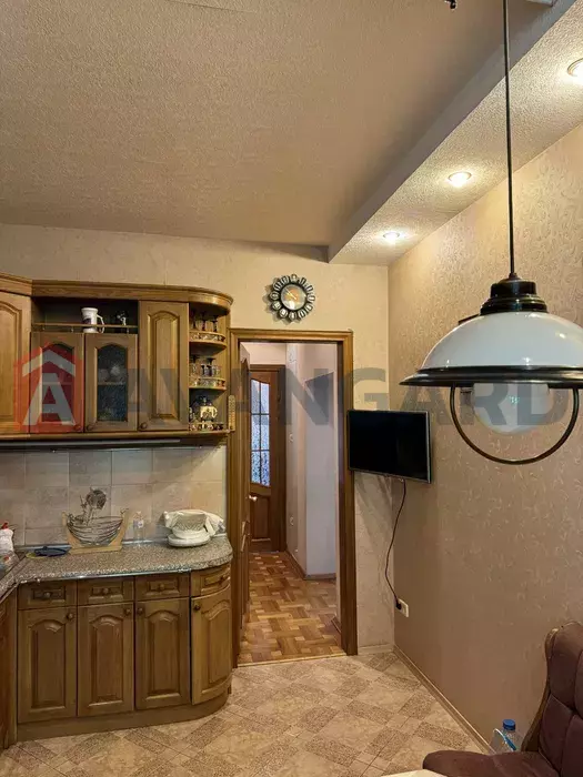 3 ��. ��������, 73/-/11 ��. �., 3/4 ������ ���� 2