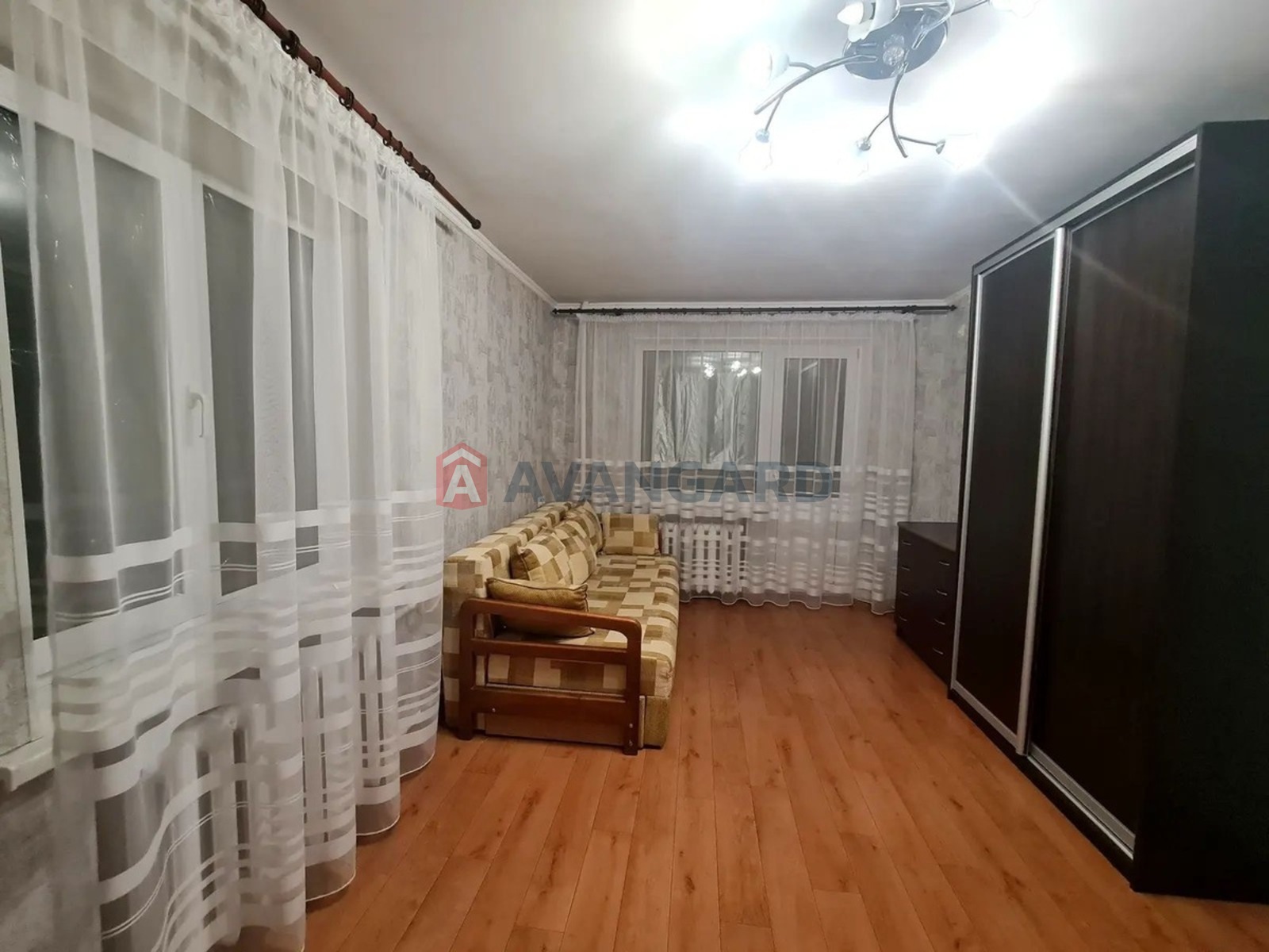 1 ��. ��������, 31/17/6 ��. �., 5/5 ������ ���� 1