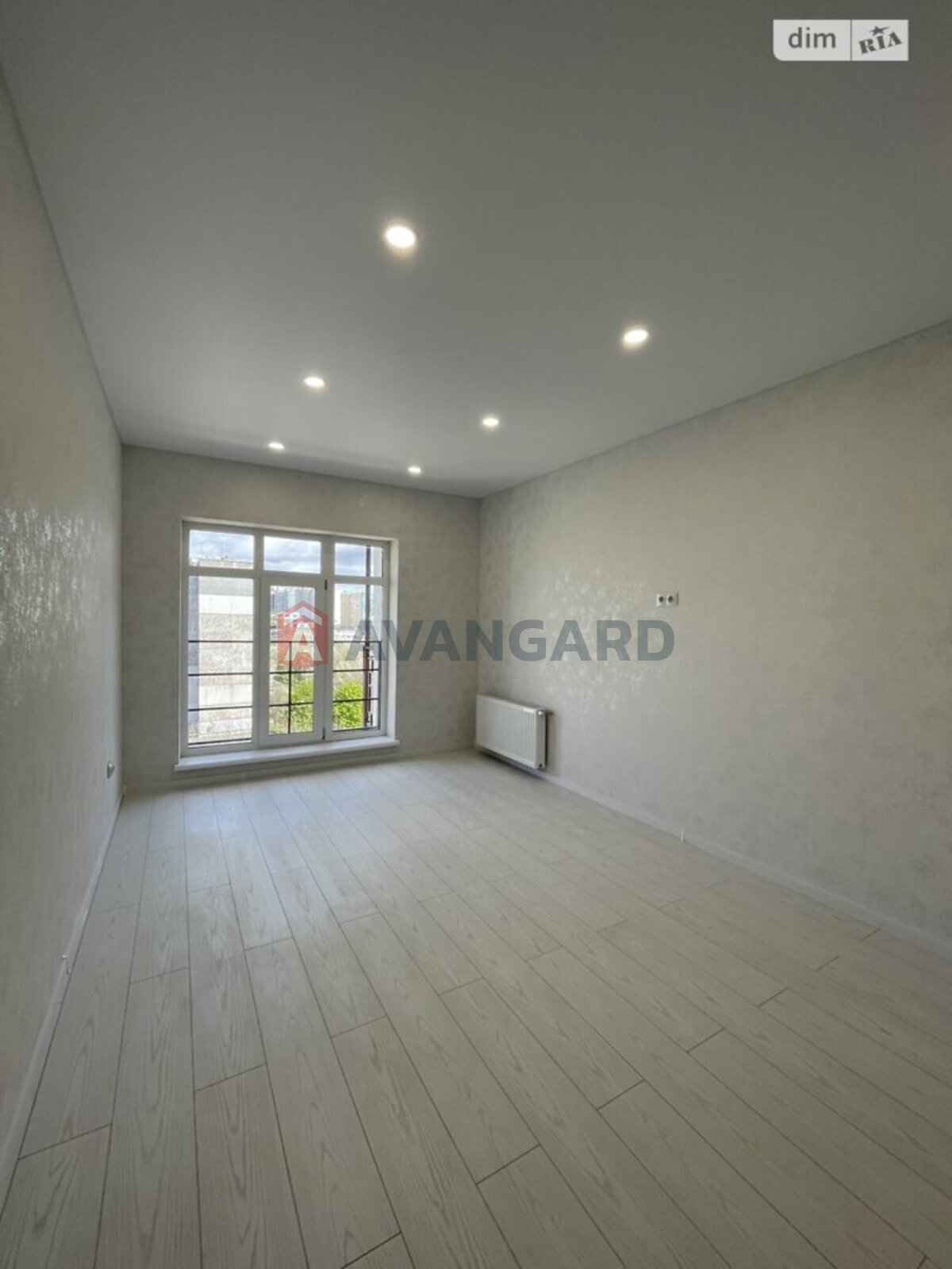 1 ��. ��������, 42/20/13 ��. �., 9/9 ������ ���� 2