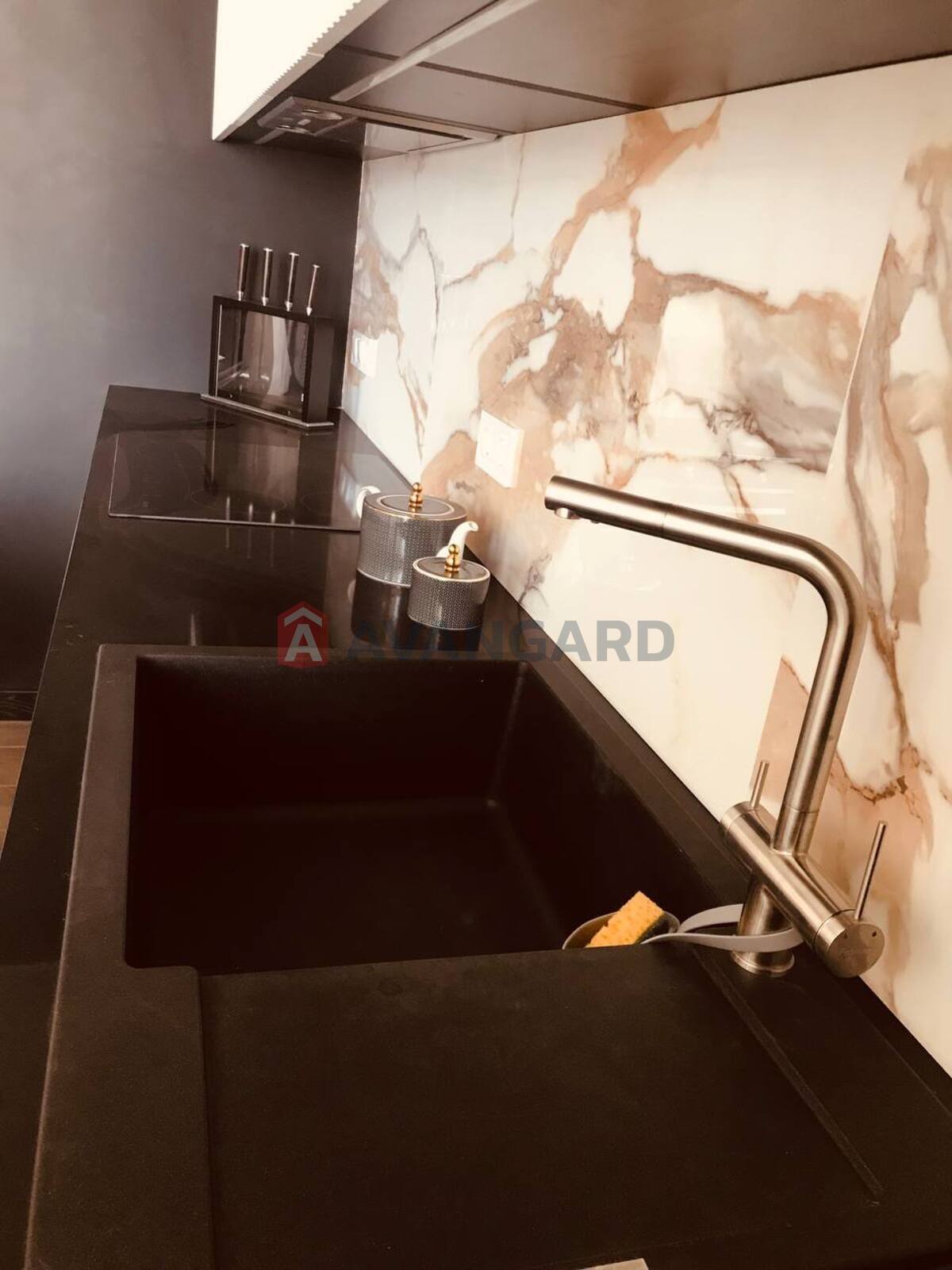 5 ��. ��������, 153,2/-/49,6 ��. �., 16/17 ������ ���� 9