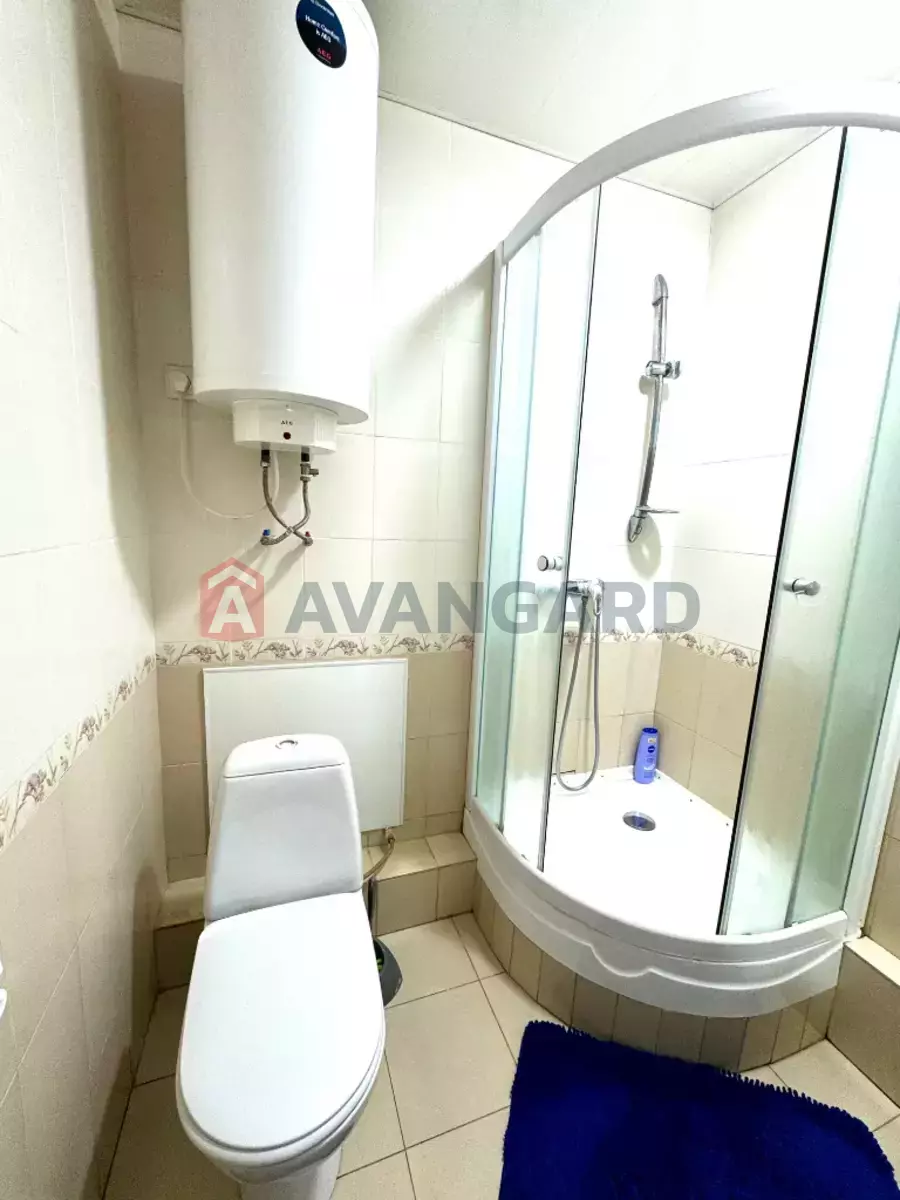 4 ��. ��������, 81/-/- ��. �., 1/10 ������ ���� 14