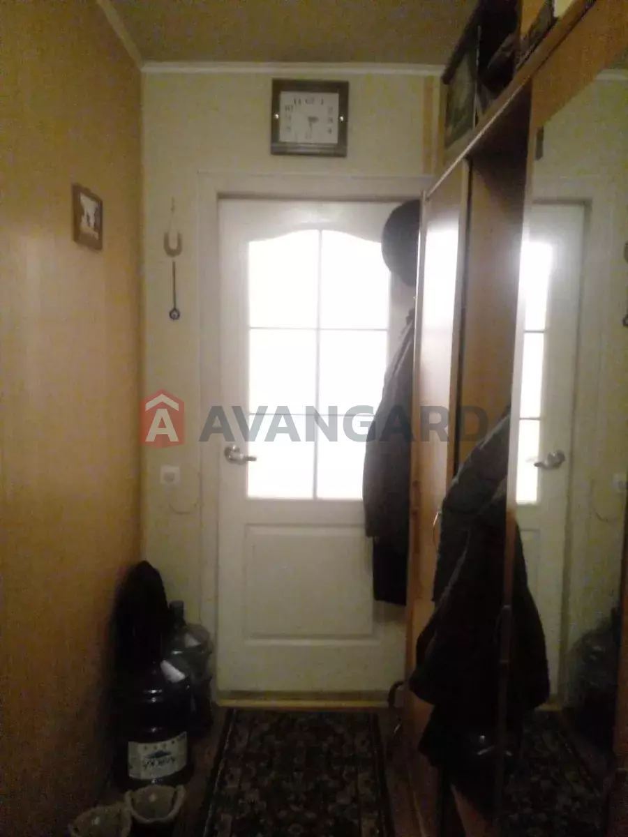 3 ��. ��������, 82/-/9 ��. �., 16/17 ������ ���� 13