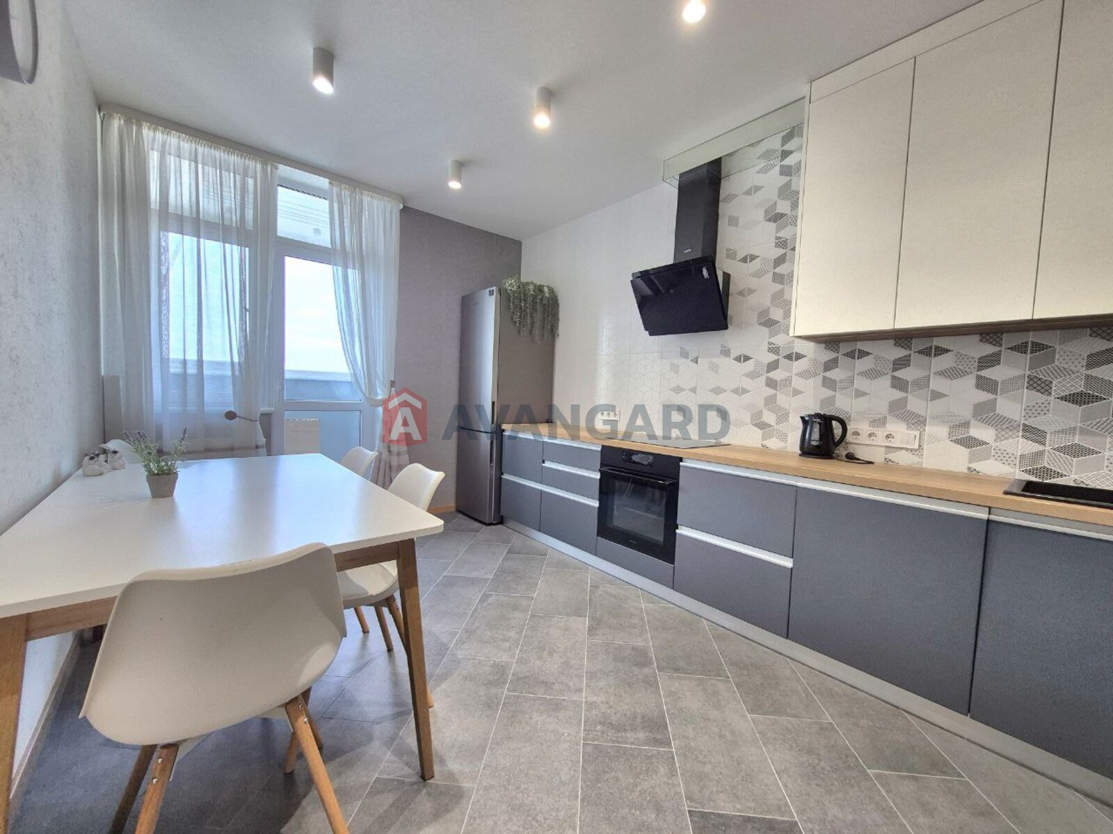 1 ��. ��������, 51,6/17,8/14,3 ��. �., 11/25 ������ ���� 8