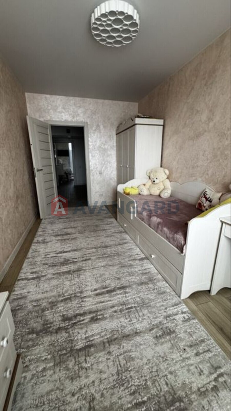 3 ��. ��������, 97/-/17 ��. �., 10/10 ������ ���� 13