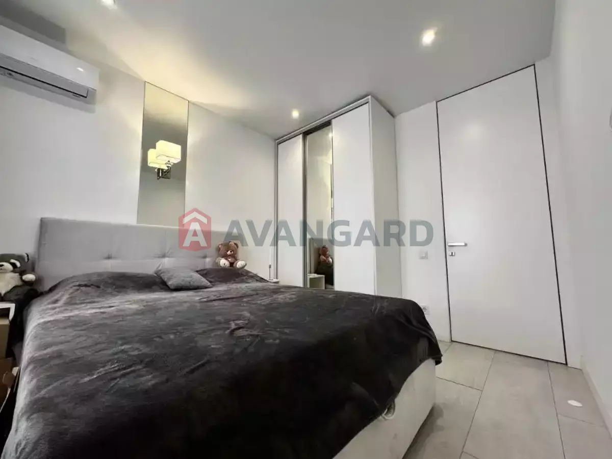 3 ��. ��������, 65/40/9 ��. �., 8/9 ������ ���� 20