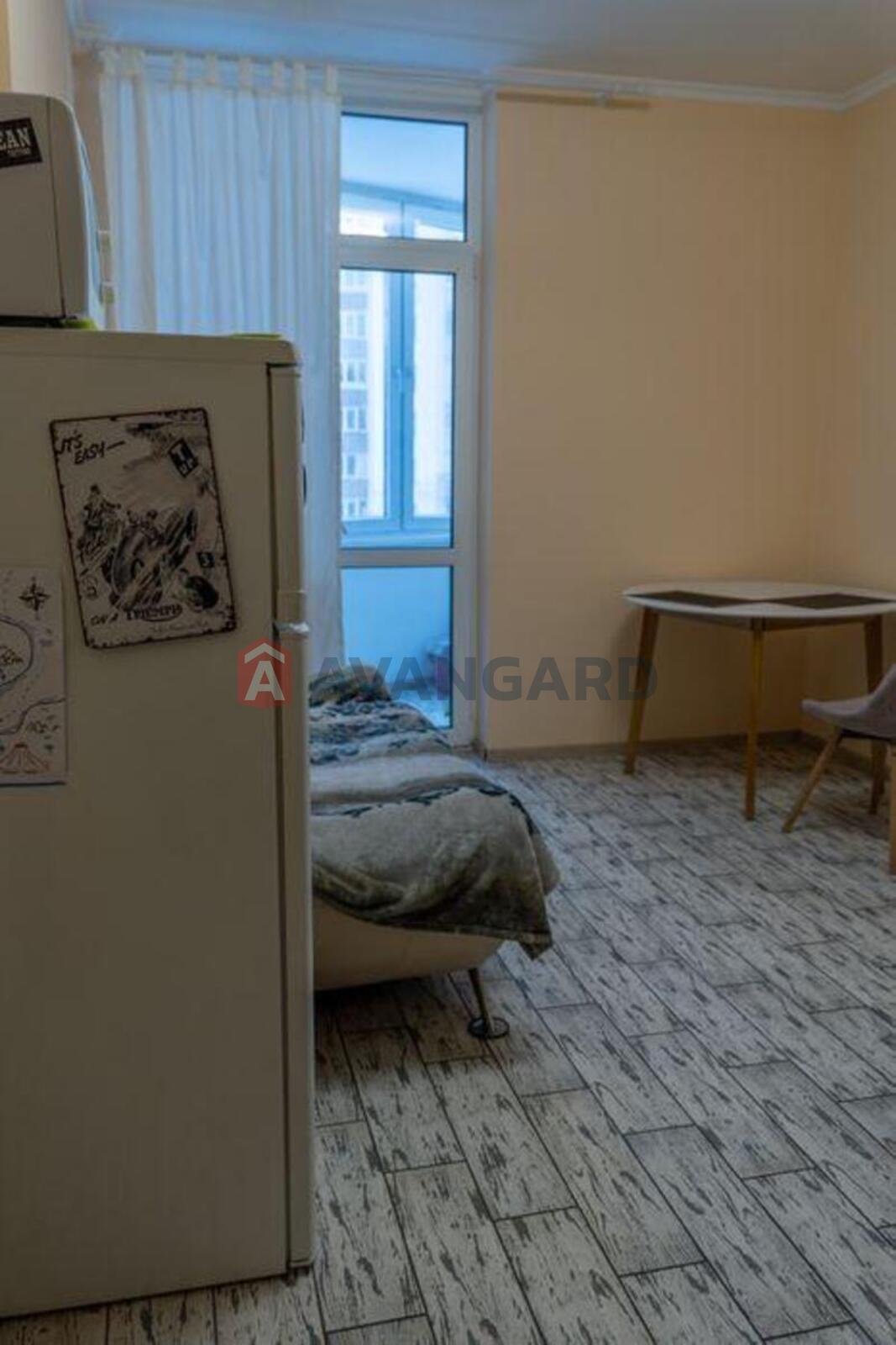 1 ��. ��������, 53/-/14 ��. �., 6/24 ������ ���� 8