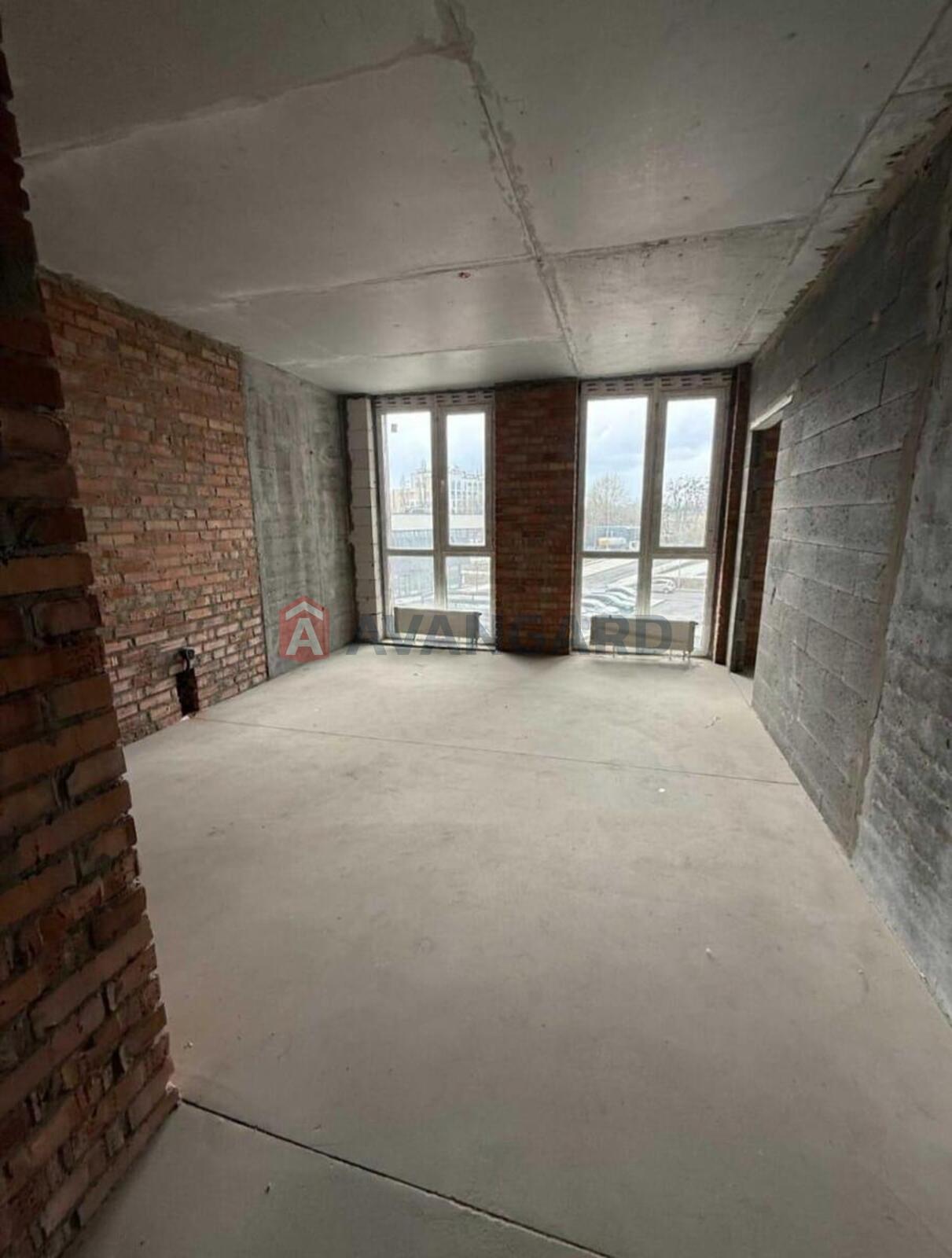 3 ��. ��������, 81/63/18 ��. �., 22/26 ������ ���� 10