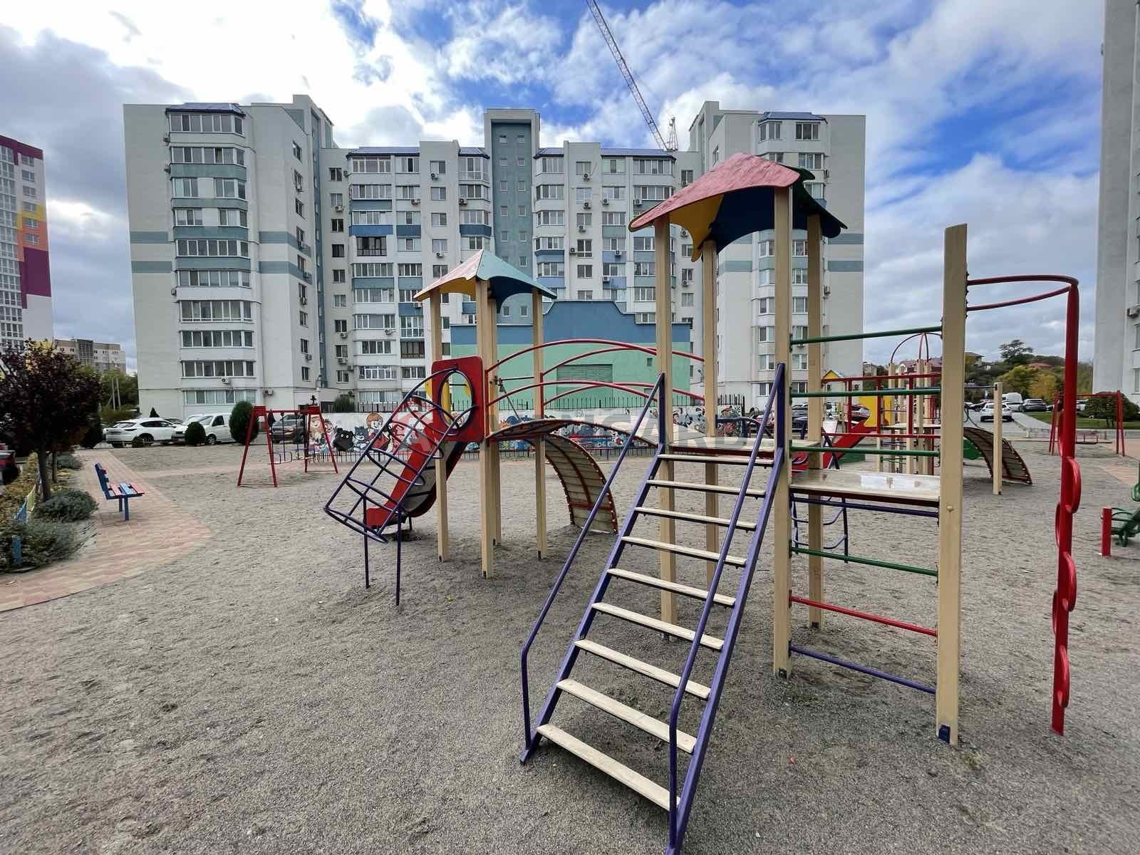 3 ��. ��������, 92/-/10 ��. �., 7/10 ������ ���� 16