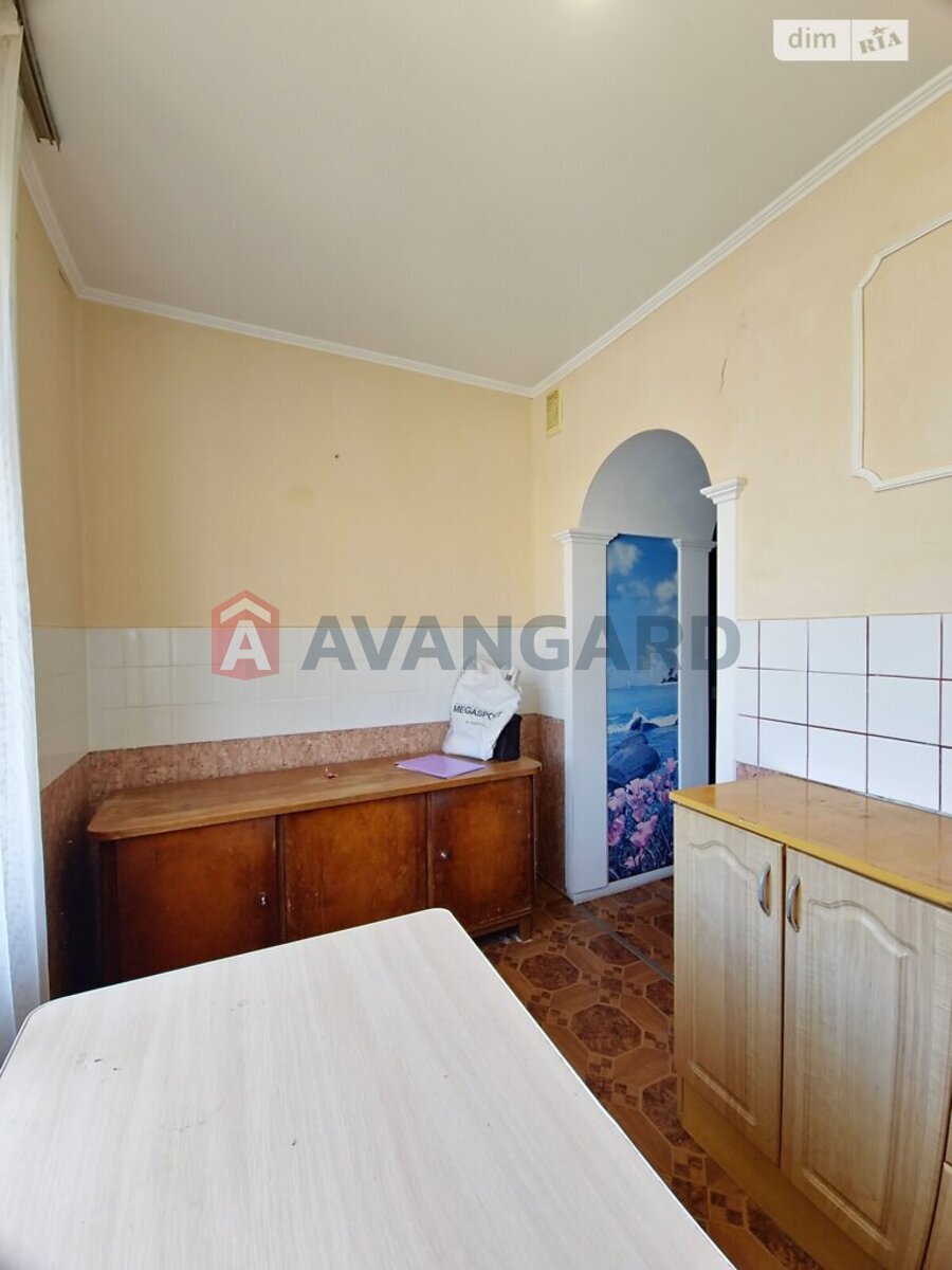 1 ��. ��������, 31/17/6 ��. �., 7/9 ������ ���� 8