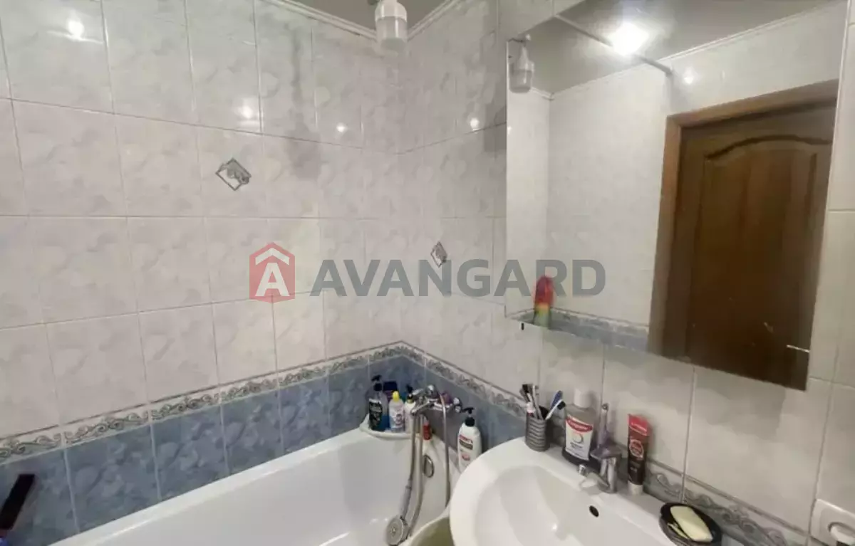 3 ����. ��������, 66/-/8 ��. �., 8/10 ���� ���� 8